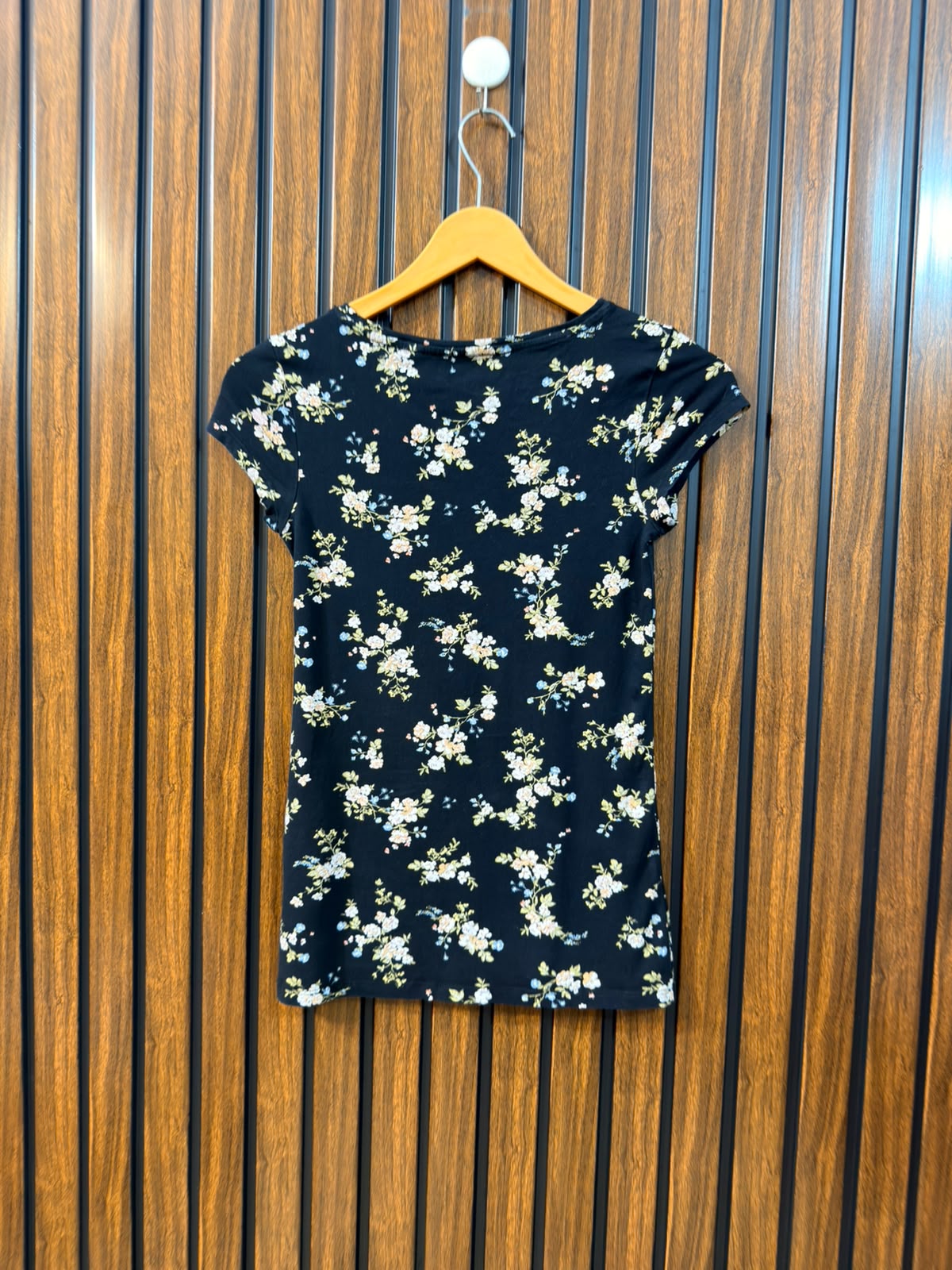 Chest 15  Lenght 21  Women's Fashion T-Shirt