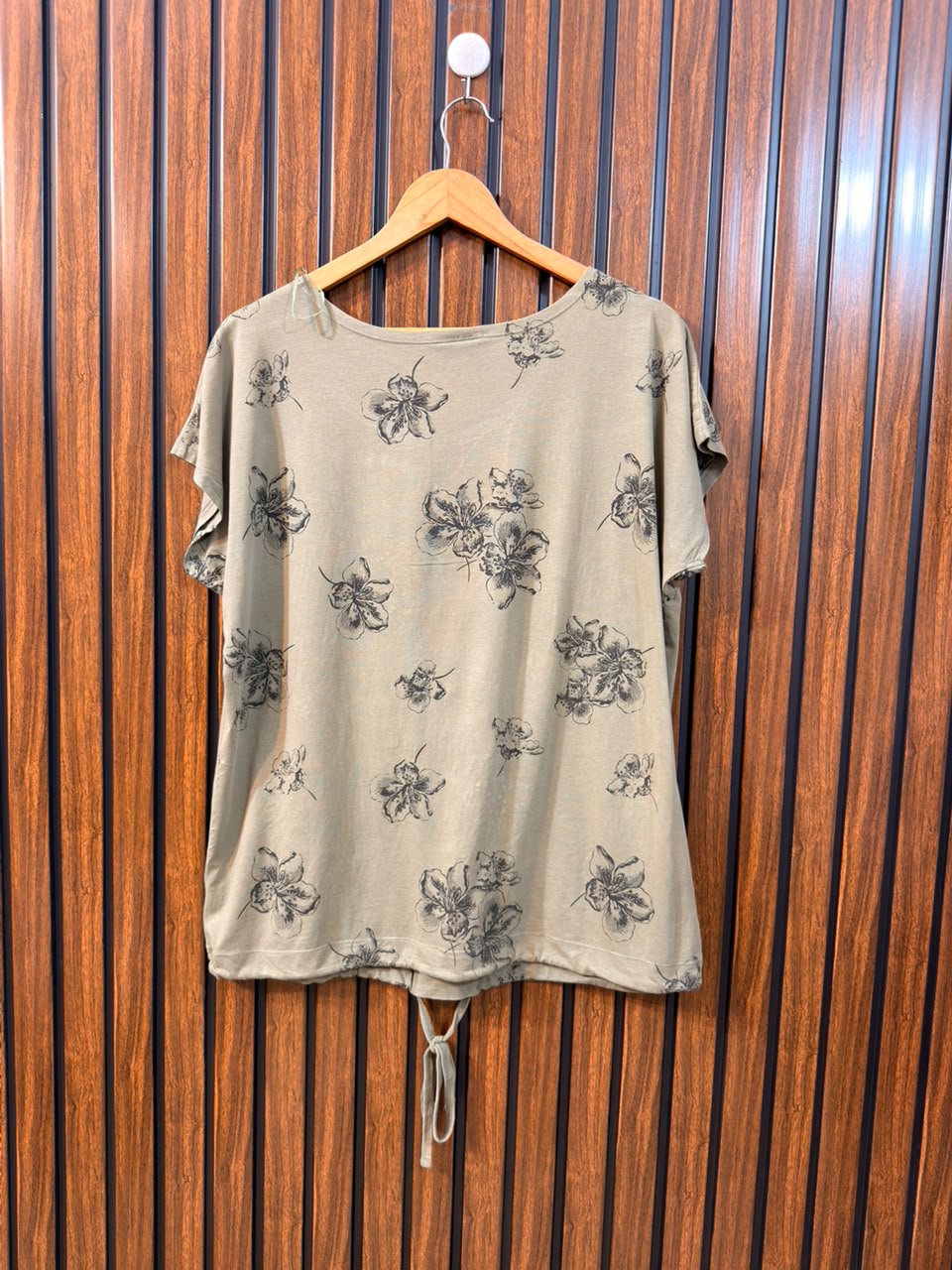 Chest 23  Lenght 26 Women's Modern T-Shirt