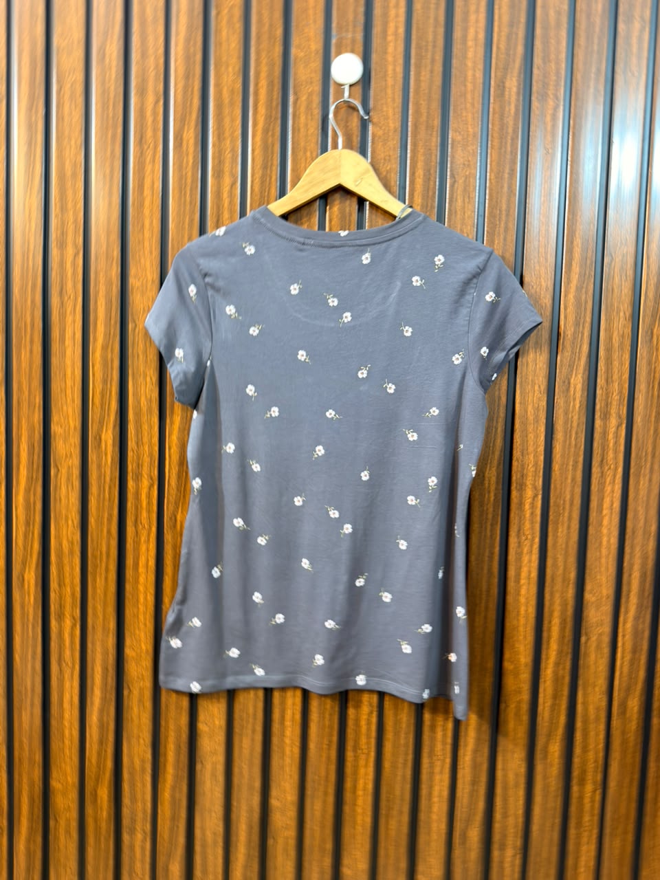 Chest 19  Lenght 24 Branded Ladies Tee