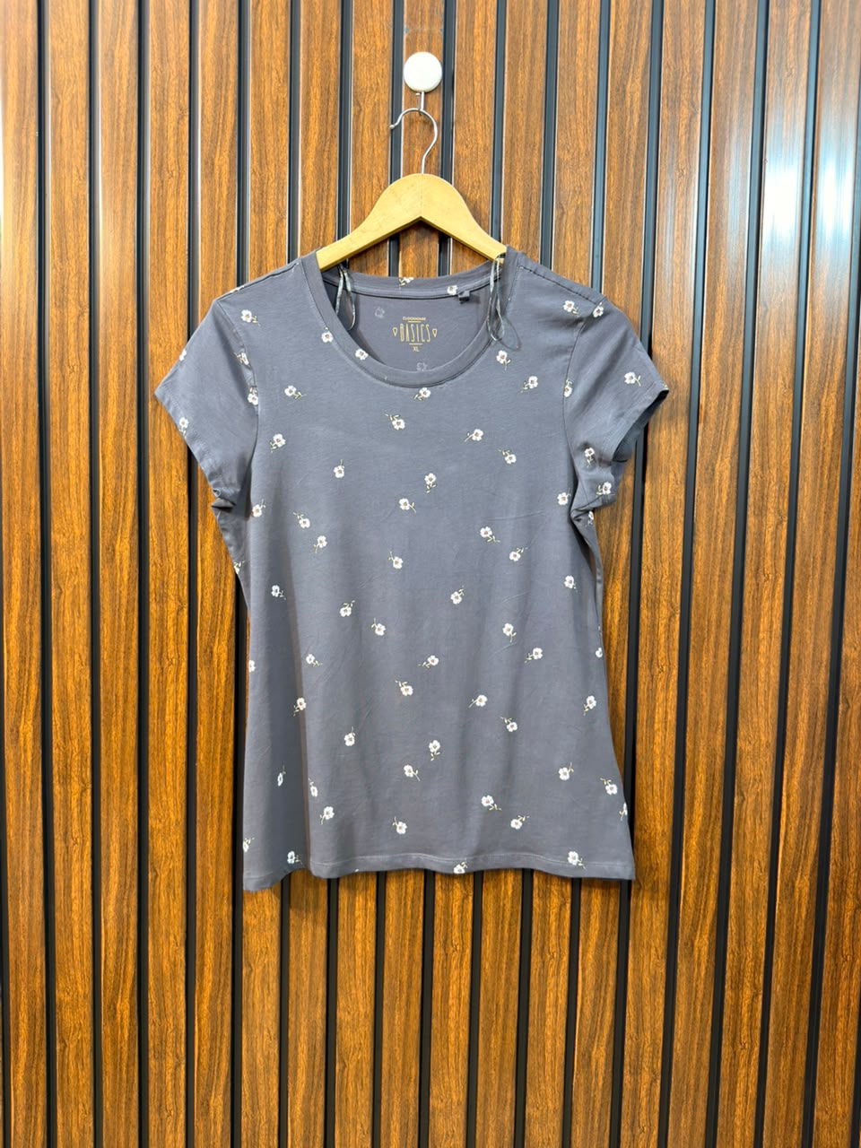 Chest 19  Lenght 24 Branded Ladies Tee
