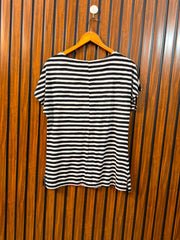 Chest 21  Lenght 25 Ladies Essential T-Shirt