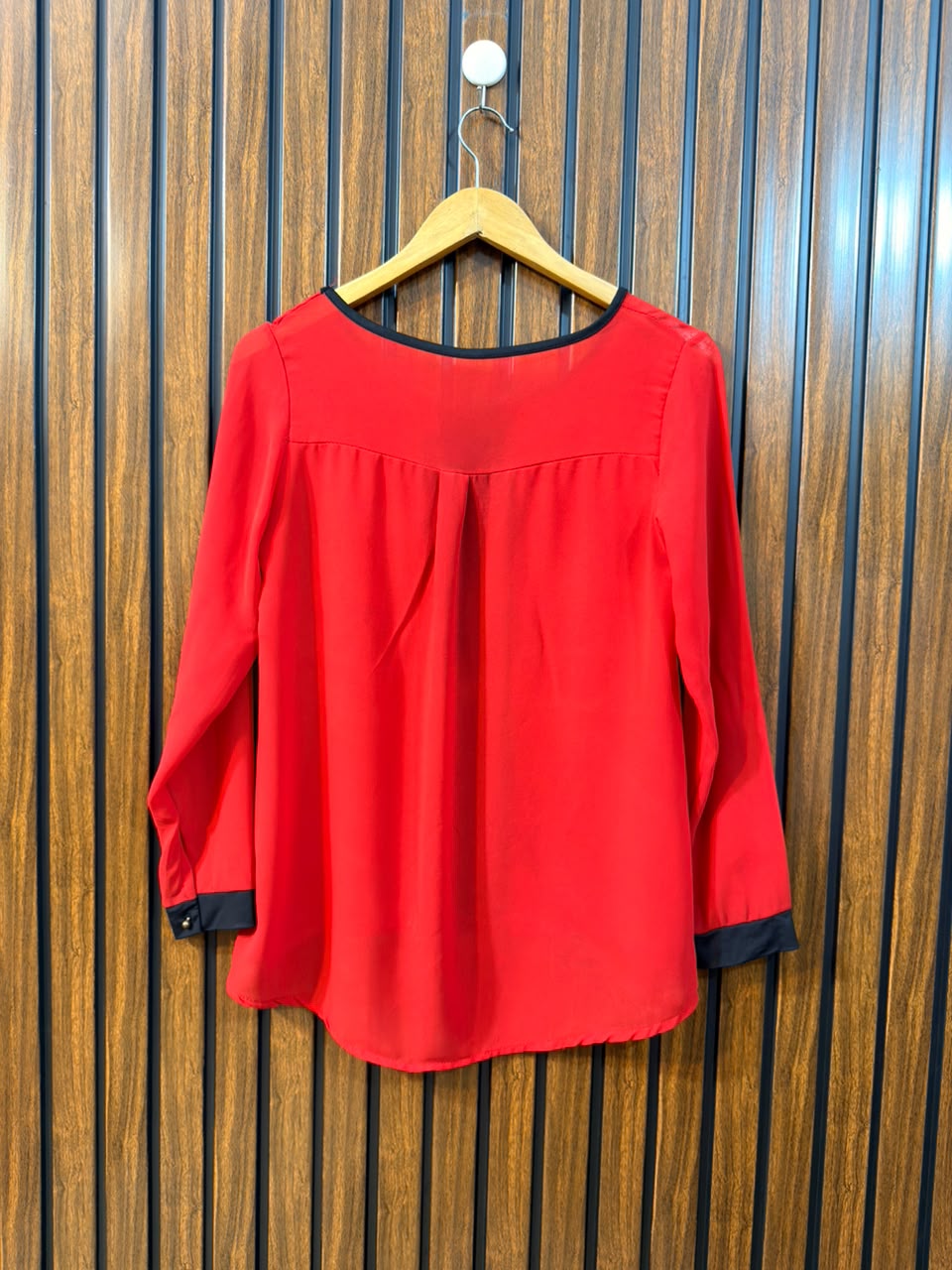Chest 16  Lenght 21 to 25  Fabric chiffon Western Branded Women's Full Sleeve Top