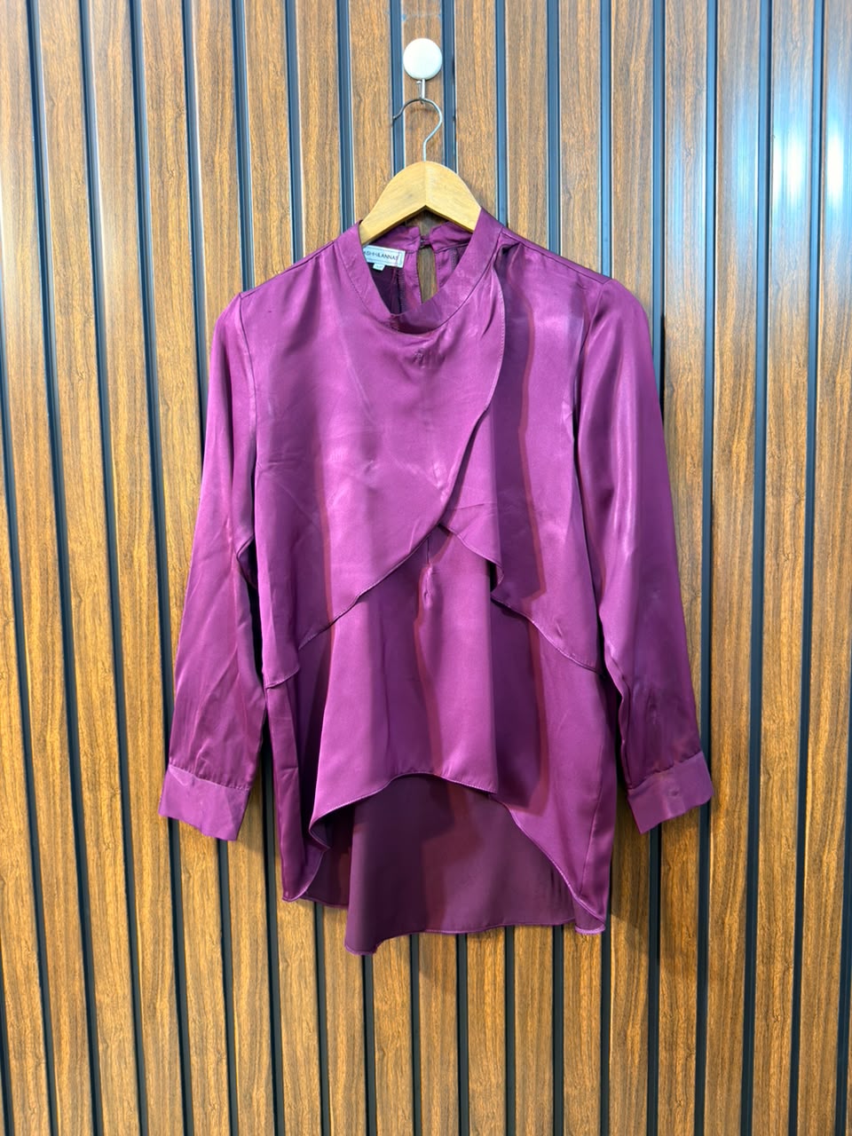 Chest 17  Lenght 21 to 28  Fabric silk Imported Women's Full Sleeve Top