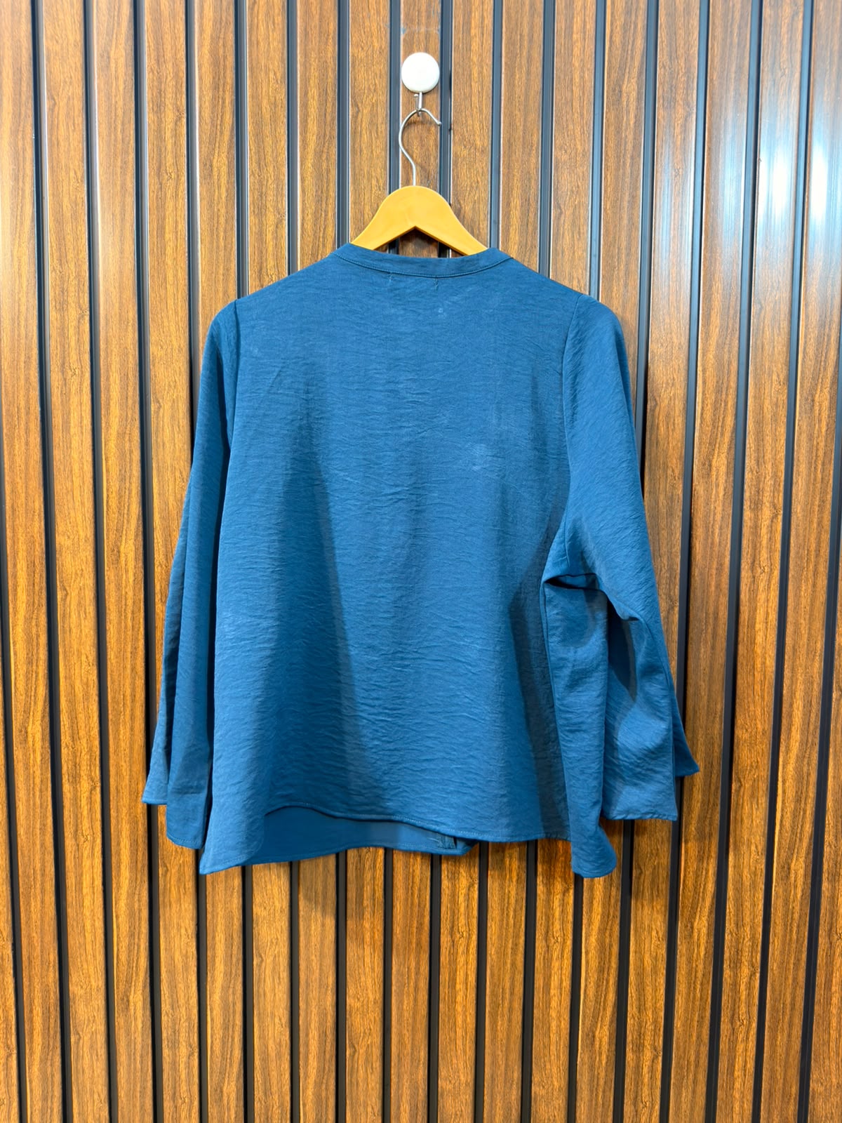 Chest 20  Lenght 22.5  Fabric silk Women's Full Sleeve Shirt