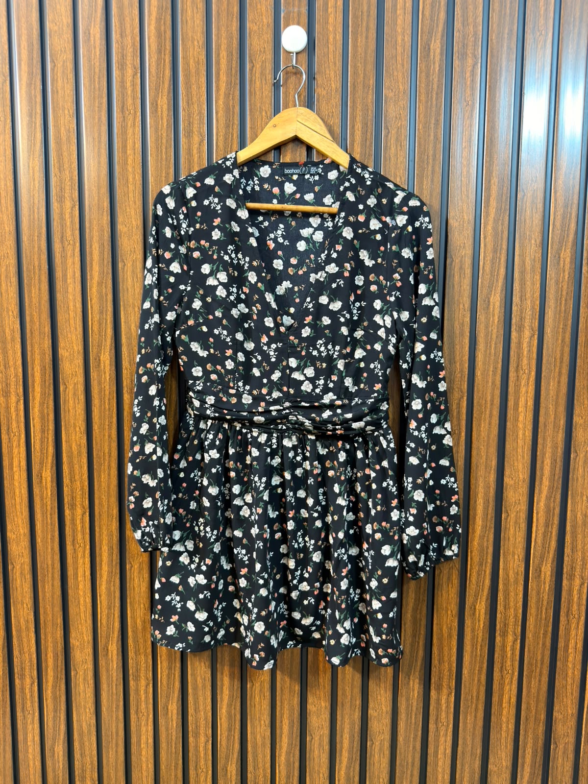 Chest 16  Lenght 29  Fabric Silk Branded Full Sleeve Top