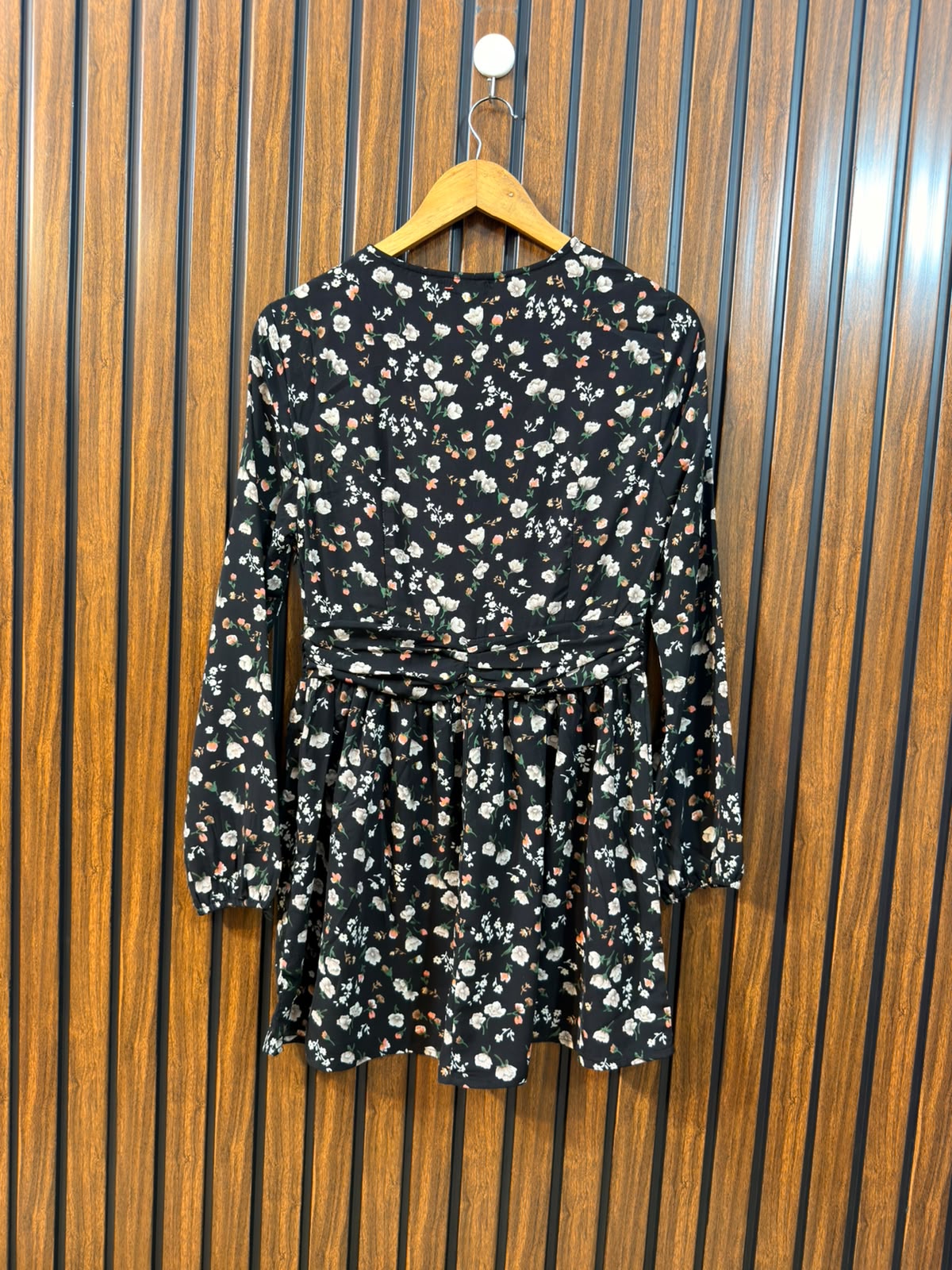 Chest 16  Lenght 29  Fabric Silk Branded Full Sleeve Top