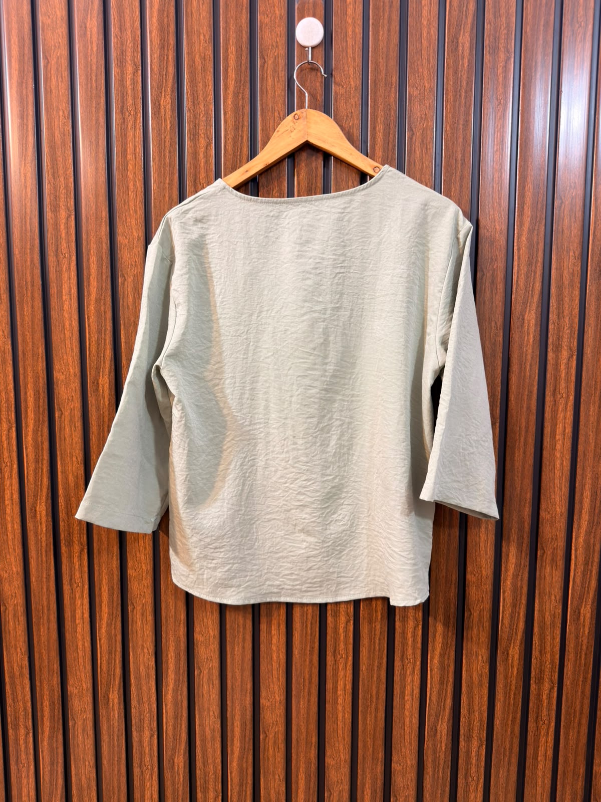 Chest 18  Lenght 23  Fabric Silk Imported Women's Fashion Top
