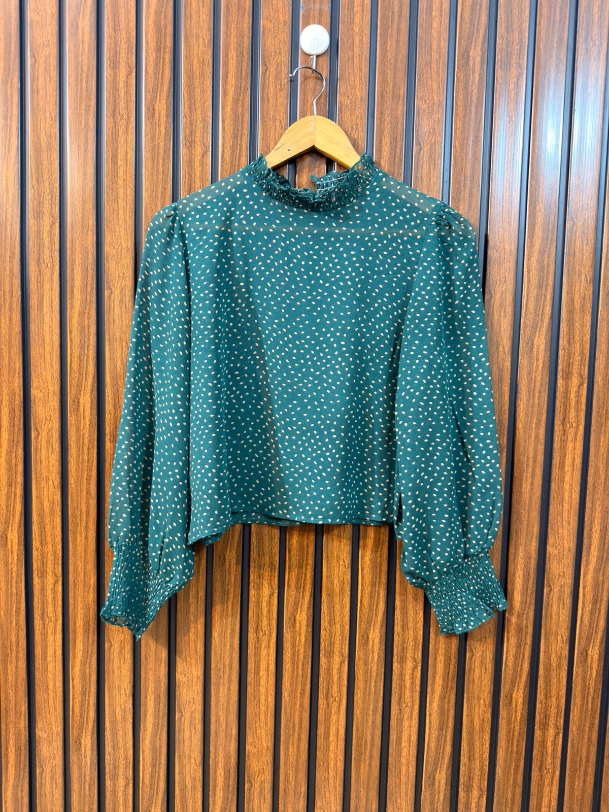 Chest 17  Lenght 18  Fabric Chiffon Ladies' Imported Top