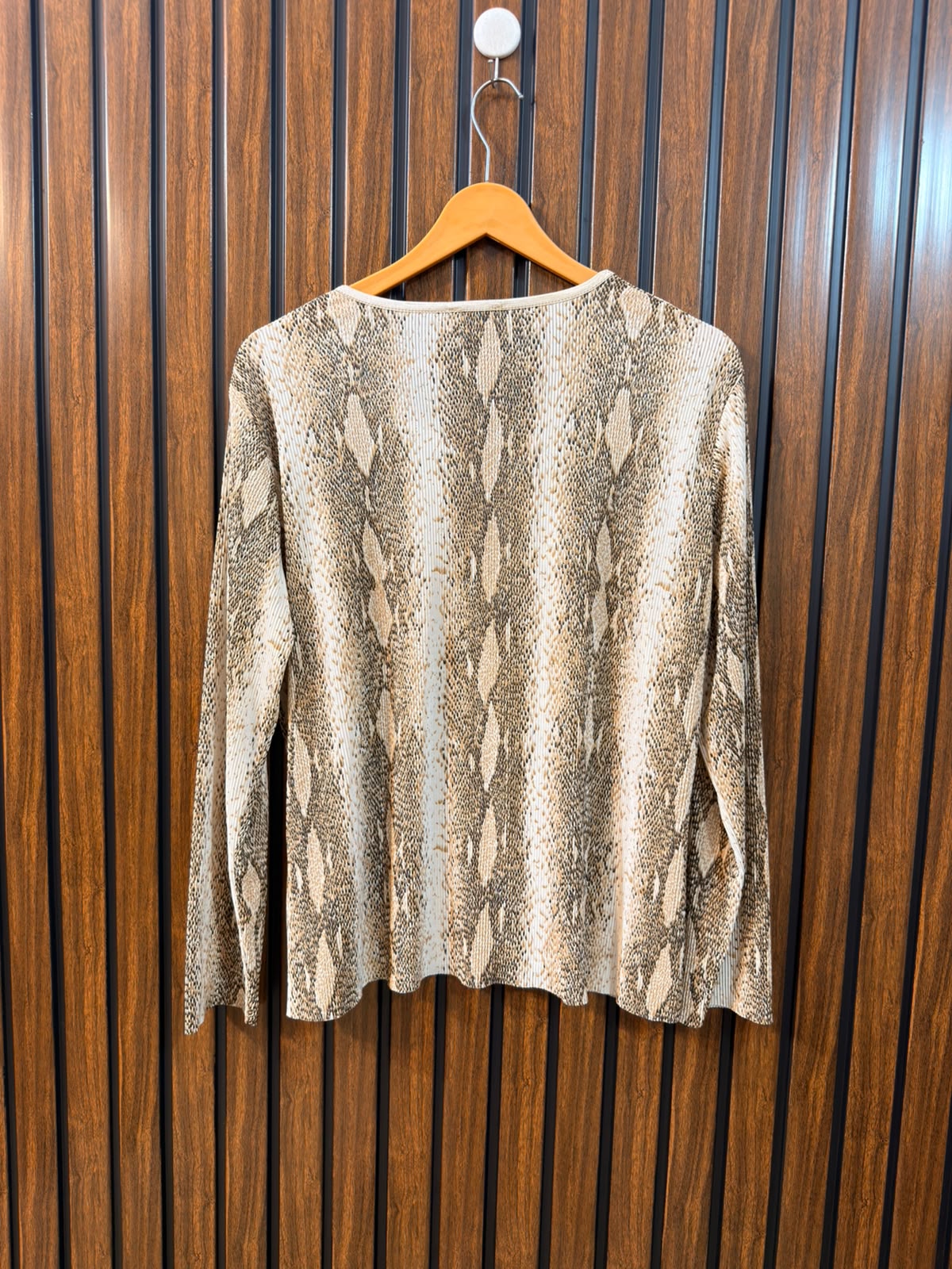 Chest 22  Lenght 23.5  Fabric Silk Imported Branded Full Sleeve Top for Women