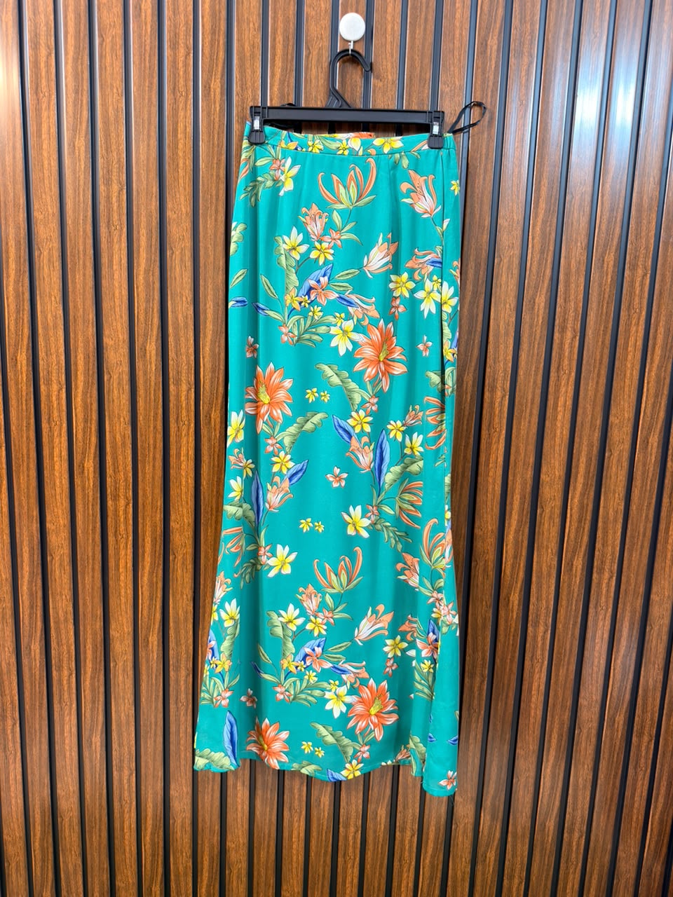 Waist 27  Length 42  Fabric Chiffon Western Branded Women's Skirt