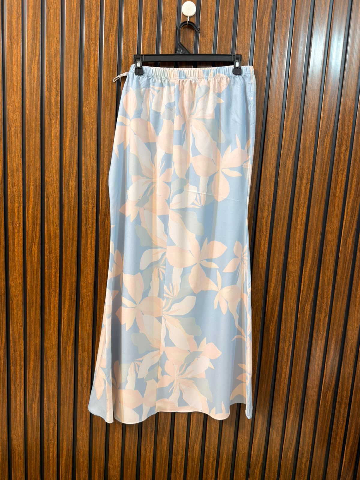 Waist 30  Length 39  Fabric Silk Women's Comfort Skirt