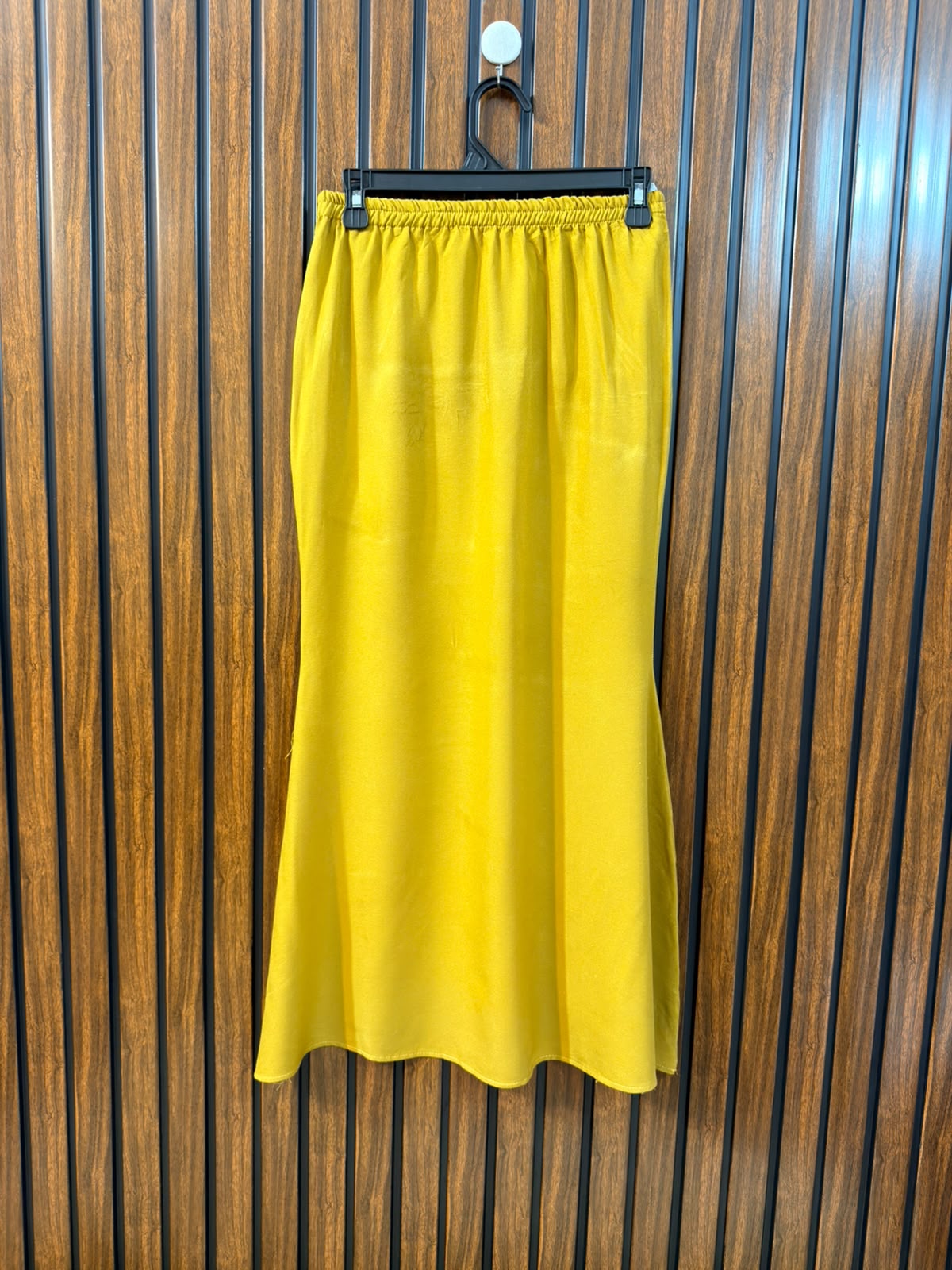 Waist 26  Length 34  Fabric Rayon Women's Exclusive Skirt