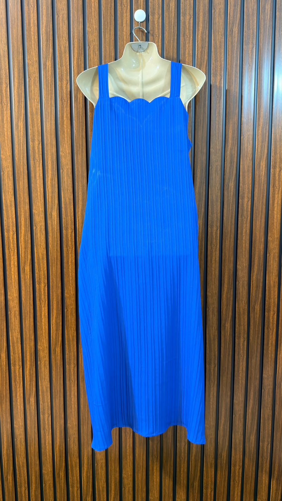 Chest 20  Length 47  Fabric Silk Branded Women’s Maxi Dress