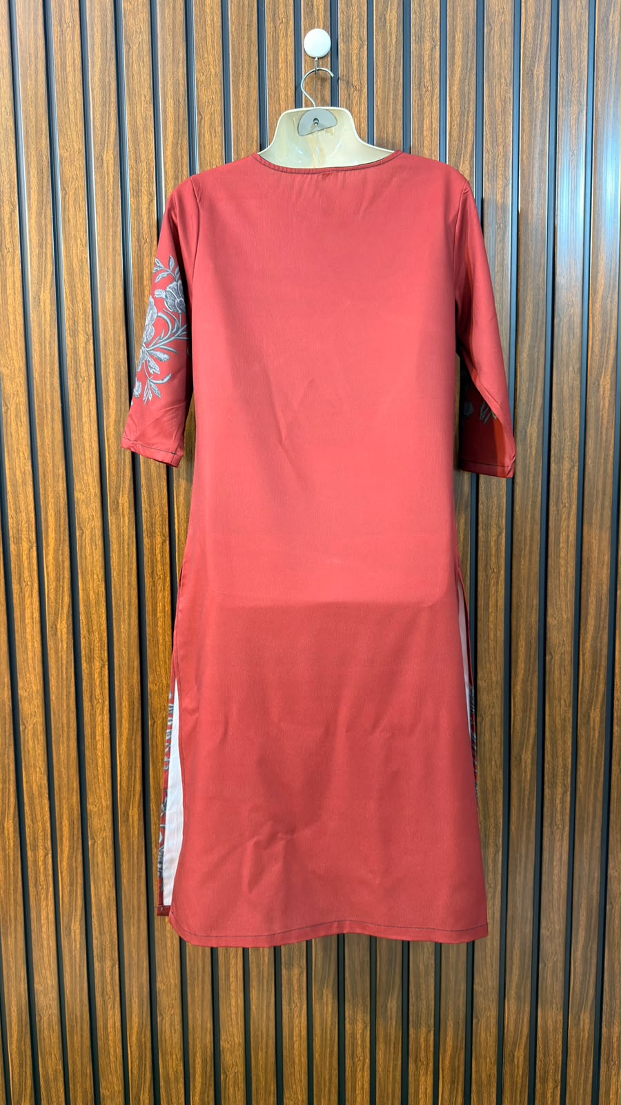 Chest 17  Length 39  Fabric Silk Branded Ladies Maxi Collection