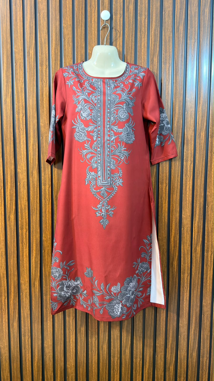 Chest 17  Length 39  Fabric Silk Branded Ladies Maxi Collection