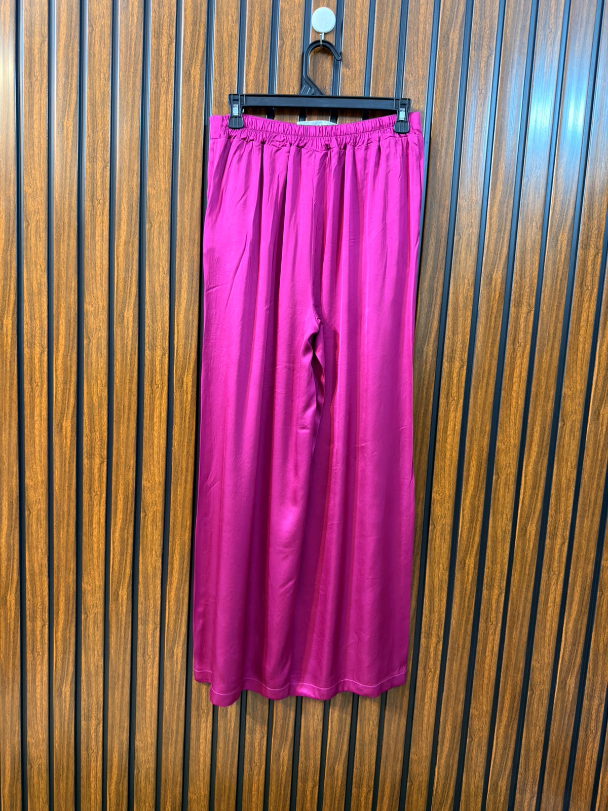 Waist 32  Length 38  Fabric Silk Women’s Signature Trouser