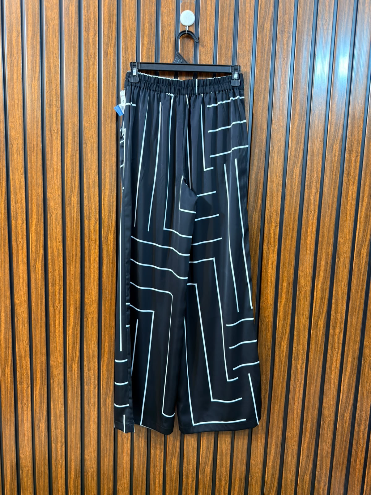 Waist 28  Length 40  Fabric Silk Women’s Branded Fashion Trouser