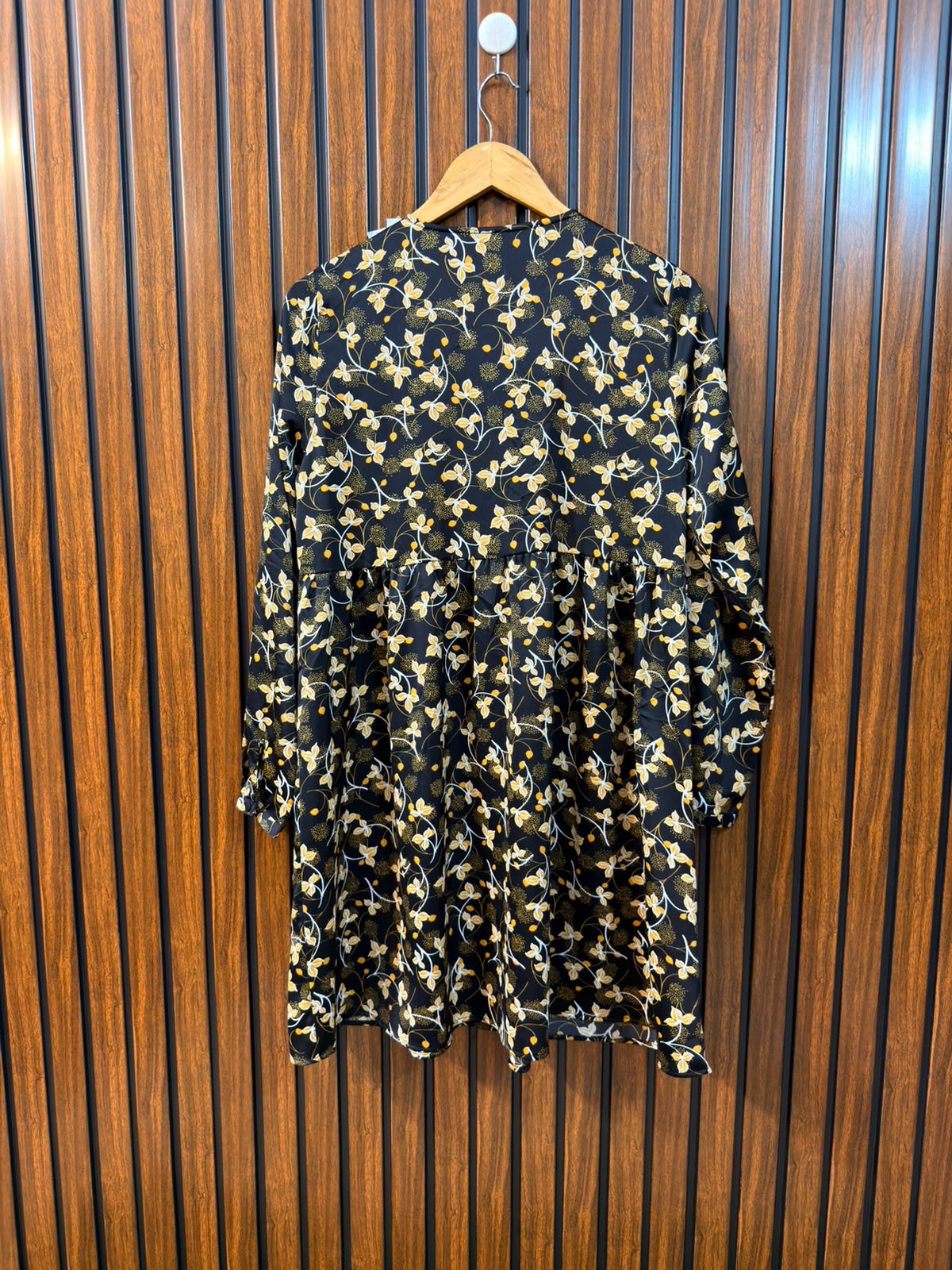 Chest 18  Length 35  Fabric Silk Premium Women’s Long Top