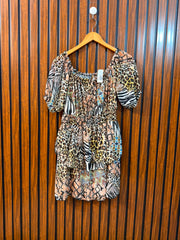 Chest 18  Length 30  Fabric Chiffon Women’s Trendy Long Top