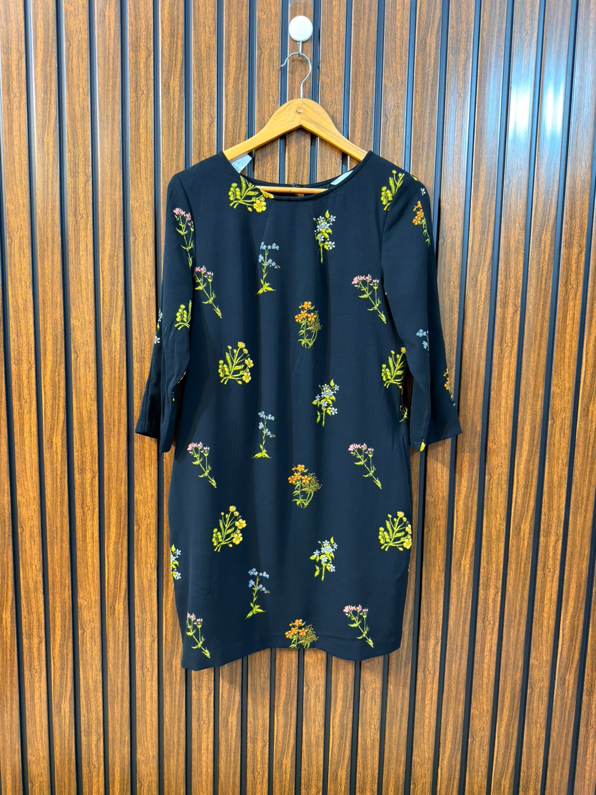 Chest 18  Length 33  Fabric Chiffon Women’s Fashion Top