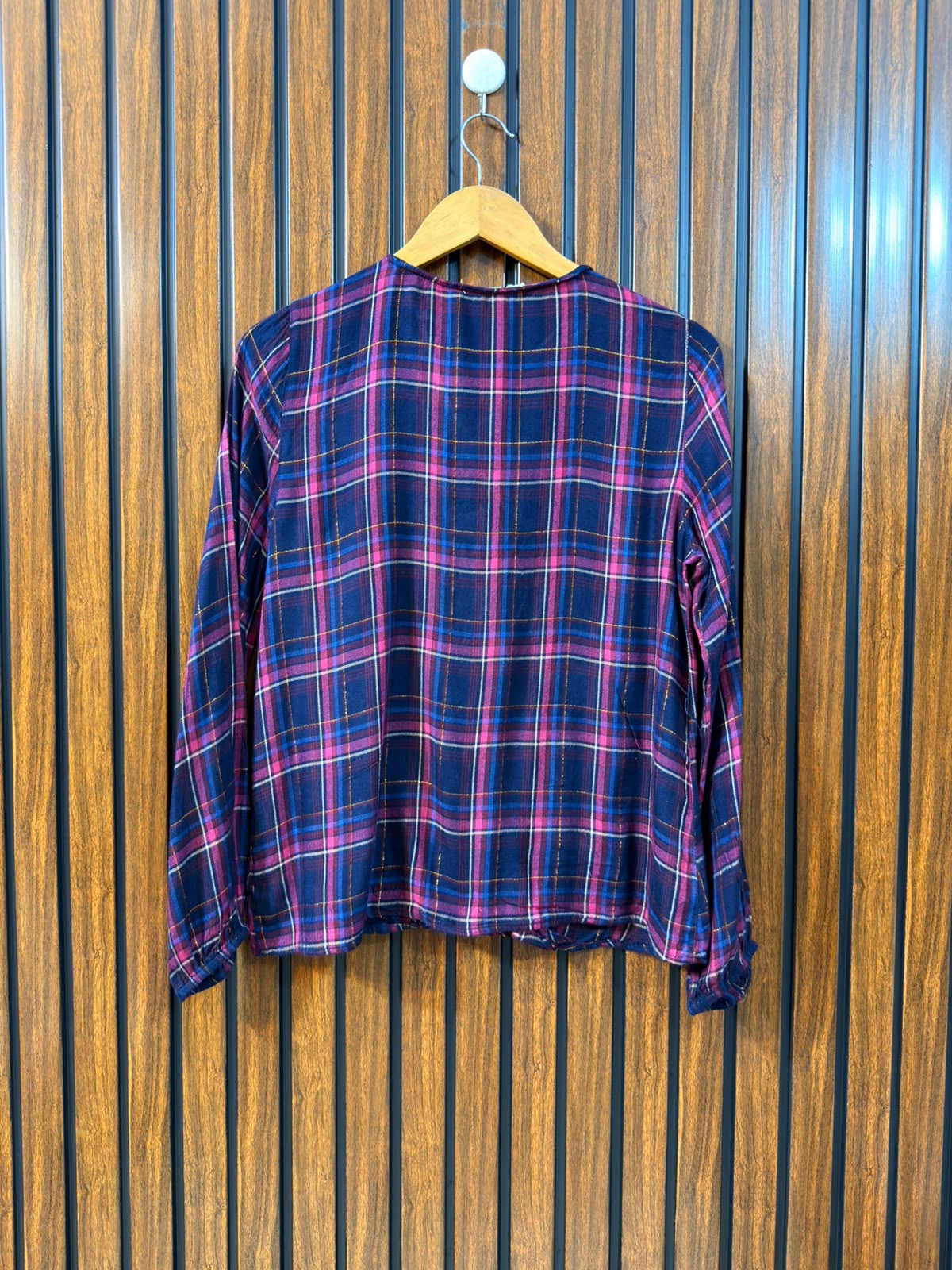 chest 18 Length 24 Fabric linen Western Branded Ladies Top