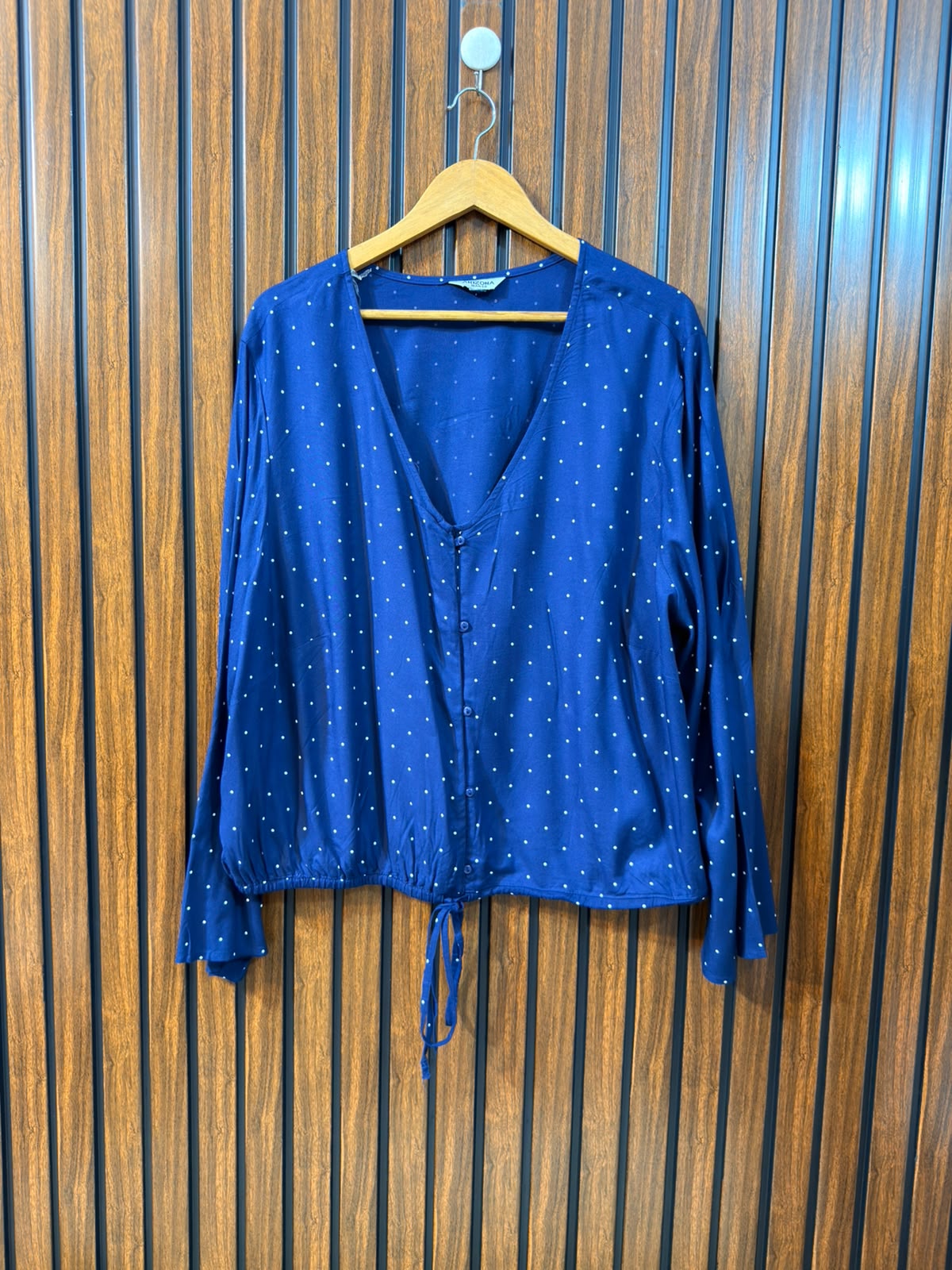 chest 27 Length 24 Fabric linen Western Women’s Branded Top