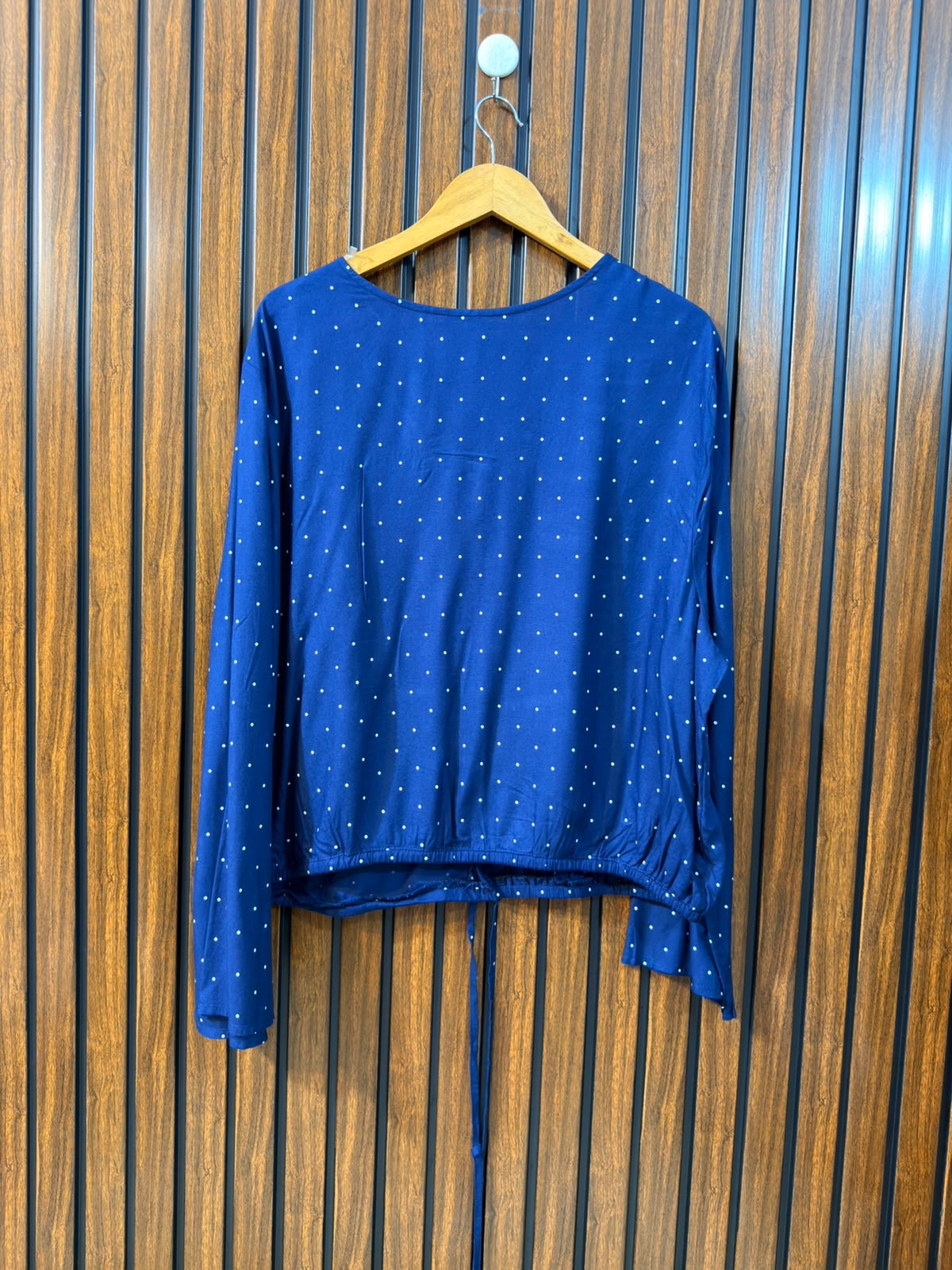 chest 27 Length 24 Fabric linen Western Women’s Branded Top