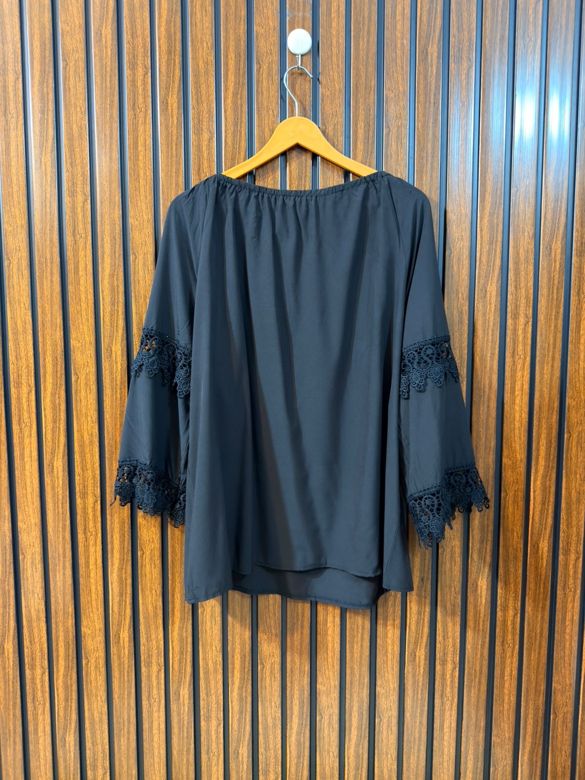 chest 23 Length 27 Fabric silk Women’s Western Branded Top
