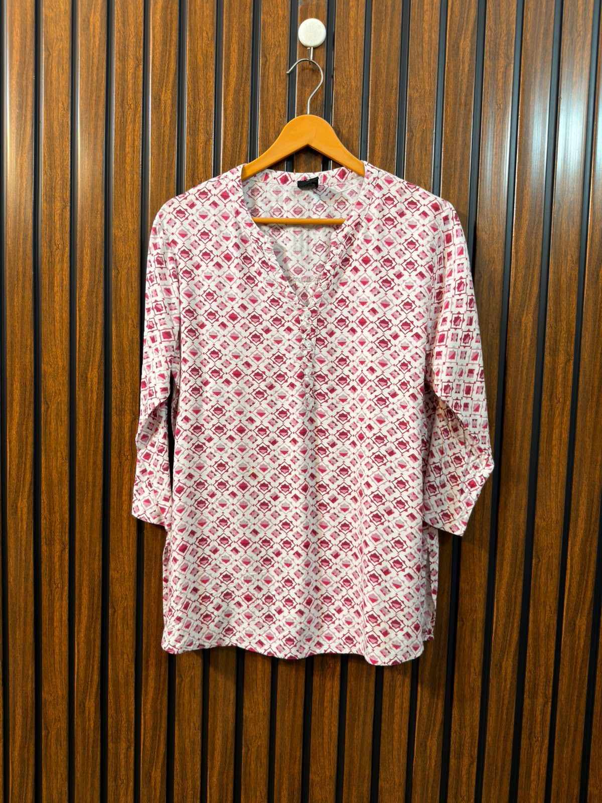 Chest 20  Length 26 To 28  Fabric Linen Western Branded Women's Elegant Full Sleeve Top