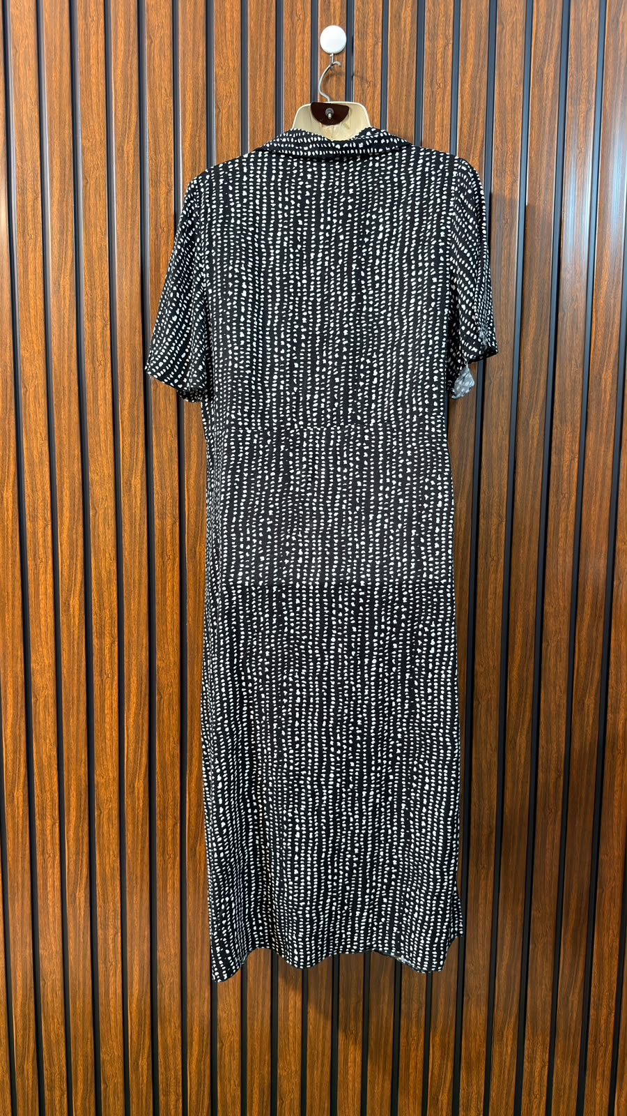 Chest 17  Length 46  Fabric Linen Western Branded Womens Gorgeous Long Maxi