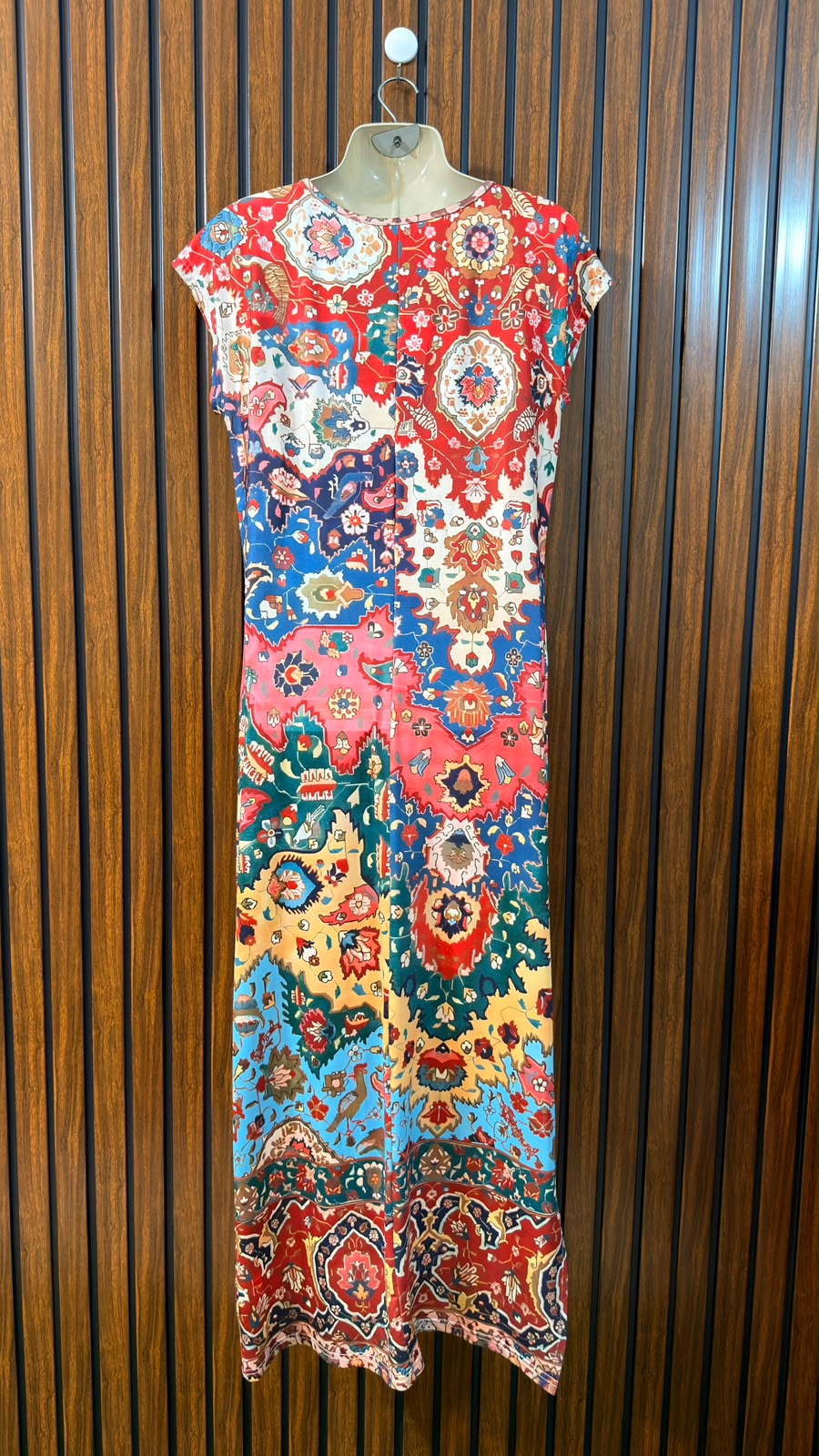 Chest 20  Length 53  Fabric Silk Jersey Western Branded Womens Exclusive Long Maxi