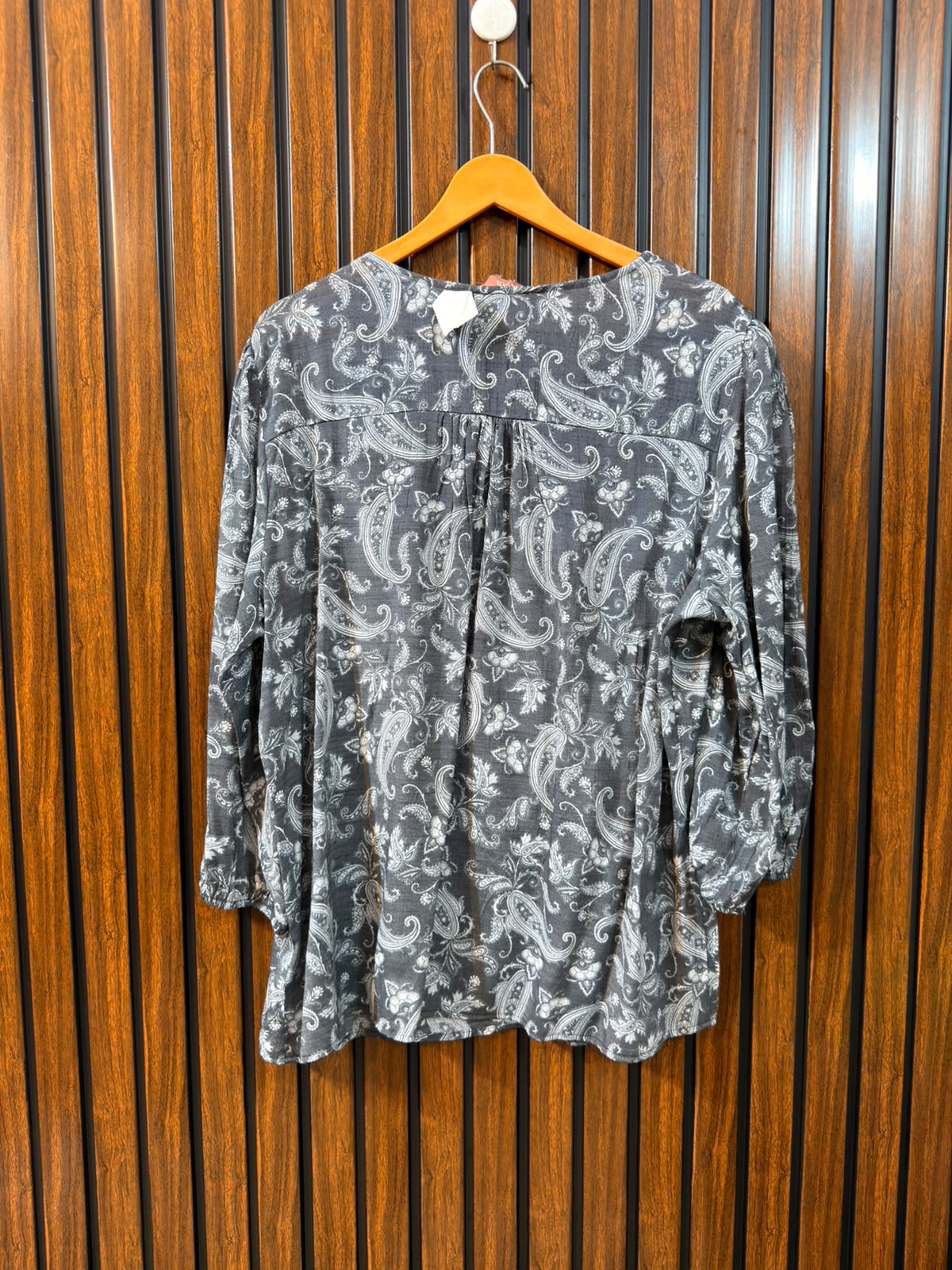Chest 22  Length 27  Fabric Cotton Silk Western Branded Ladies Top