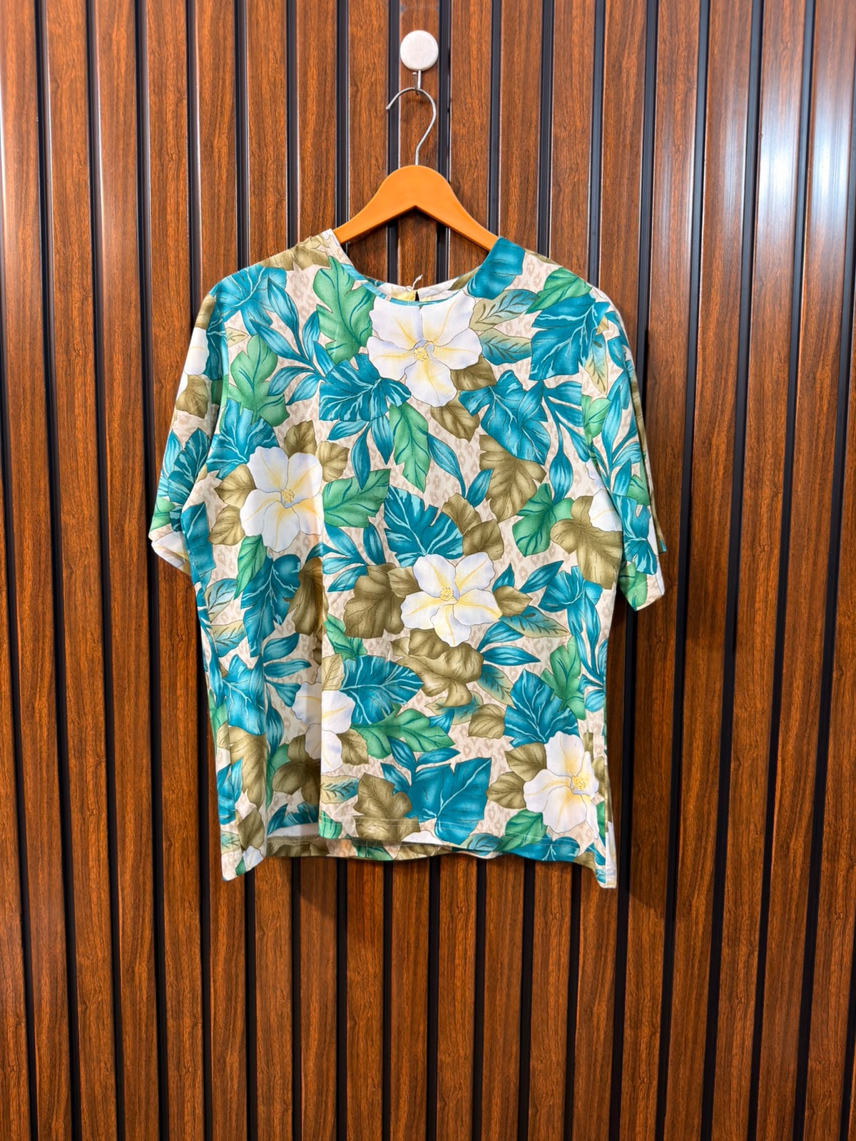 Chest 20  Length 24  Fabric Linen Western Women’s Sleeve Top