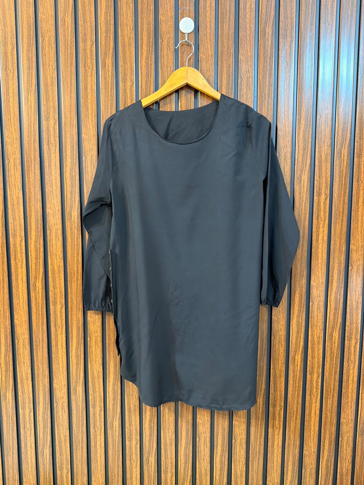 Chest 19  Length 31  Fabric Silk Western Branded Women's Everyday Collection Top