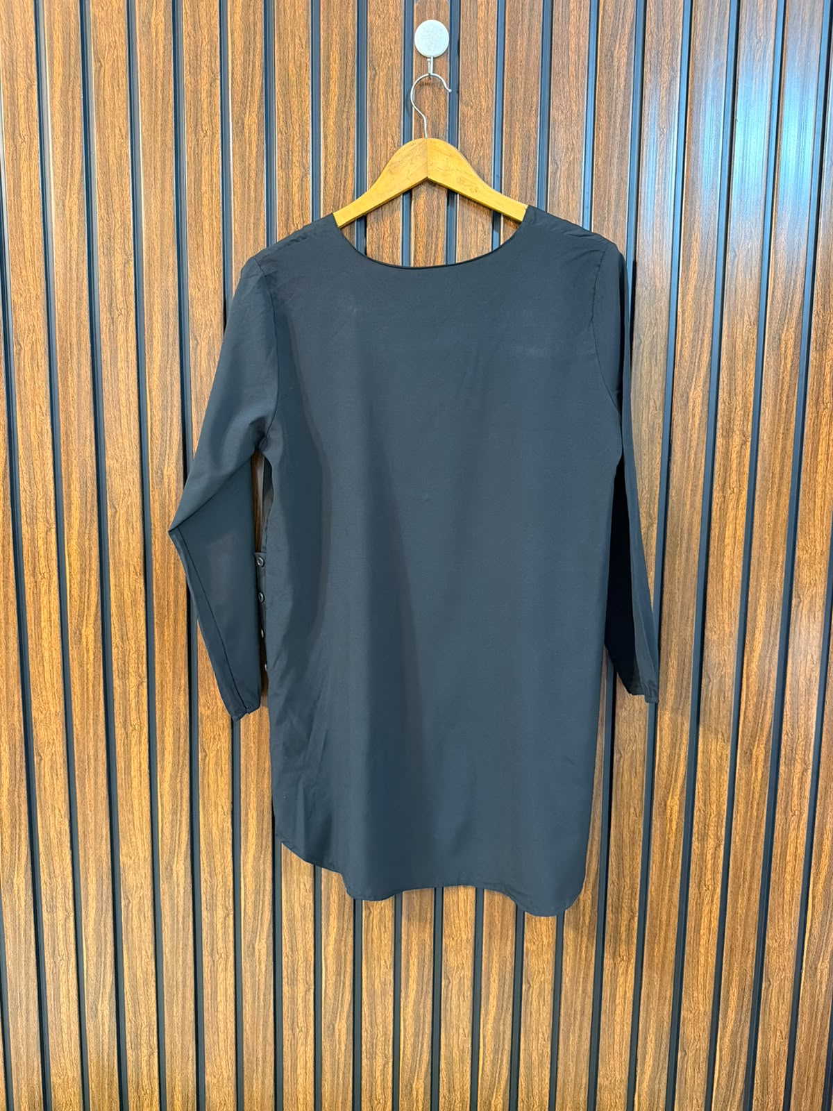 Chest 19  Length 31  Fabric Silk Western Branded Women's Everyday Collection Top