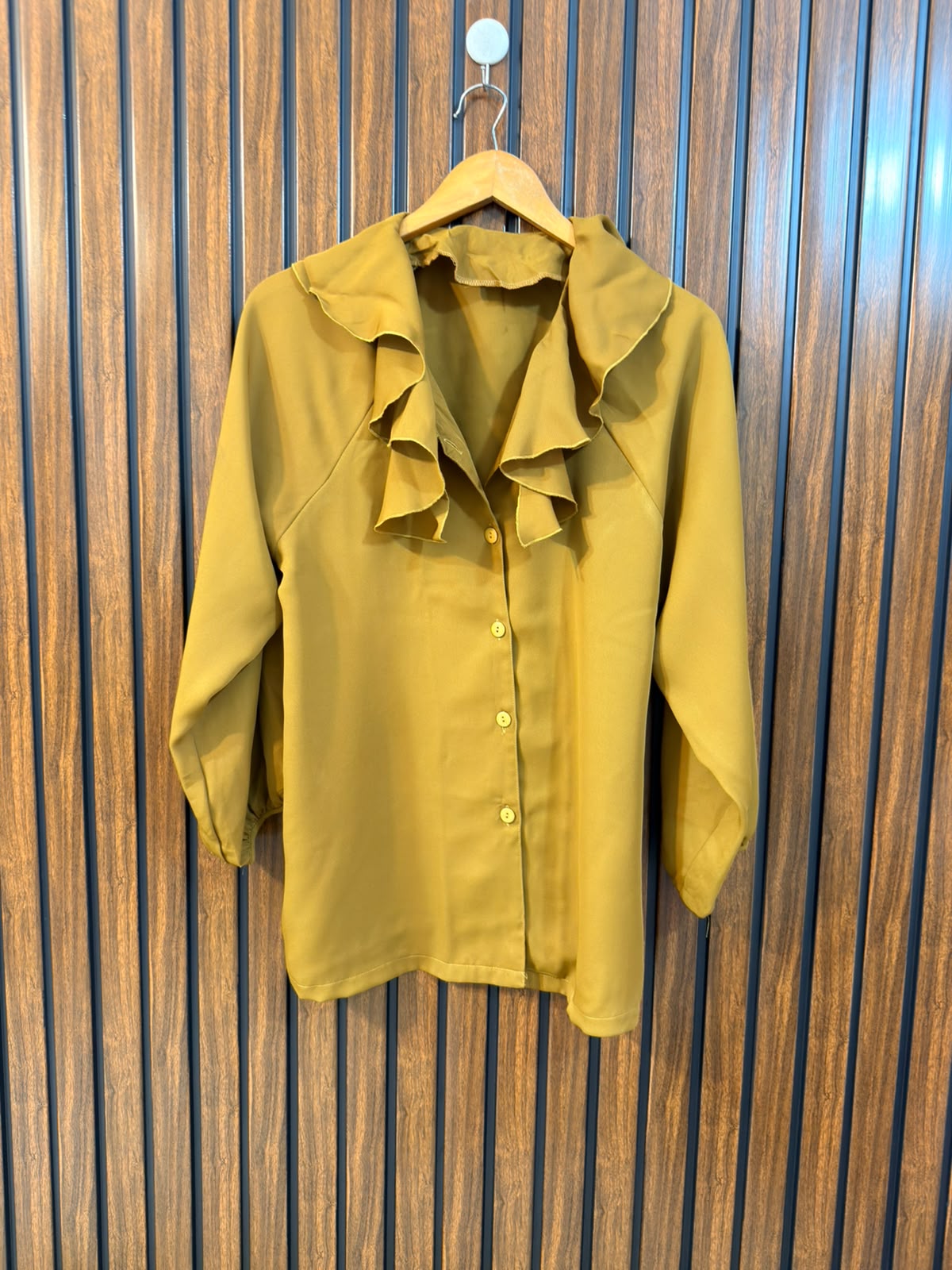 Chest 19  Length 27  Fabric Silk Western Branded Women's Statement Top