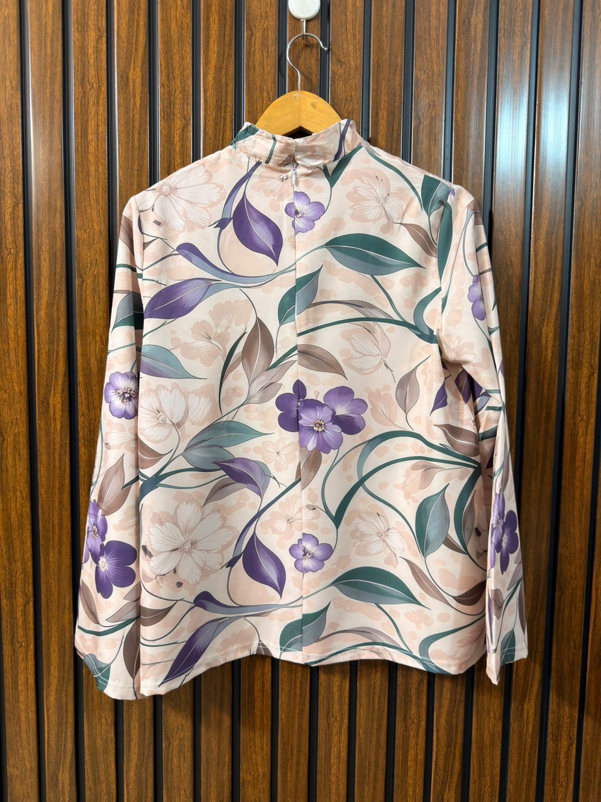 Chest 19  Length 24  Fabric Silk Western Branded Women's Modern Daily Top