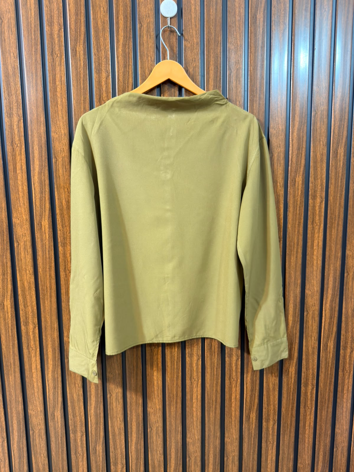 Chest 18  Length 23  Fabric Silk Western Branded Women's Everyday Arrival Top
