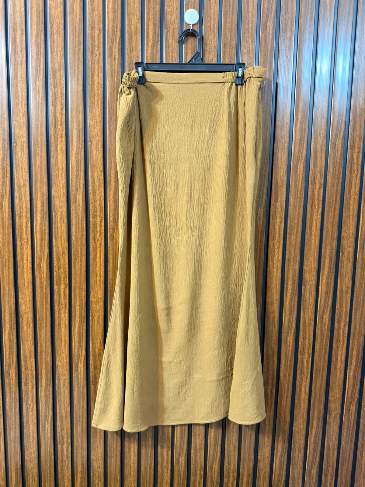 Waist 38  Length 40  Fabric Rayon Women’s Branded Skirt Range