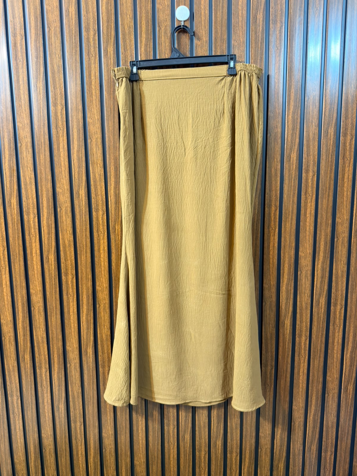 Waist 38  Length 40  Fabric Rayon Women’s Branded Skirt Range