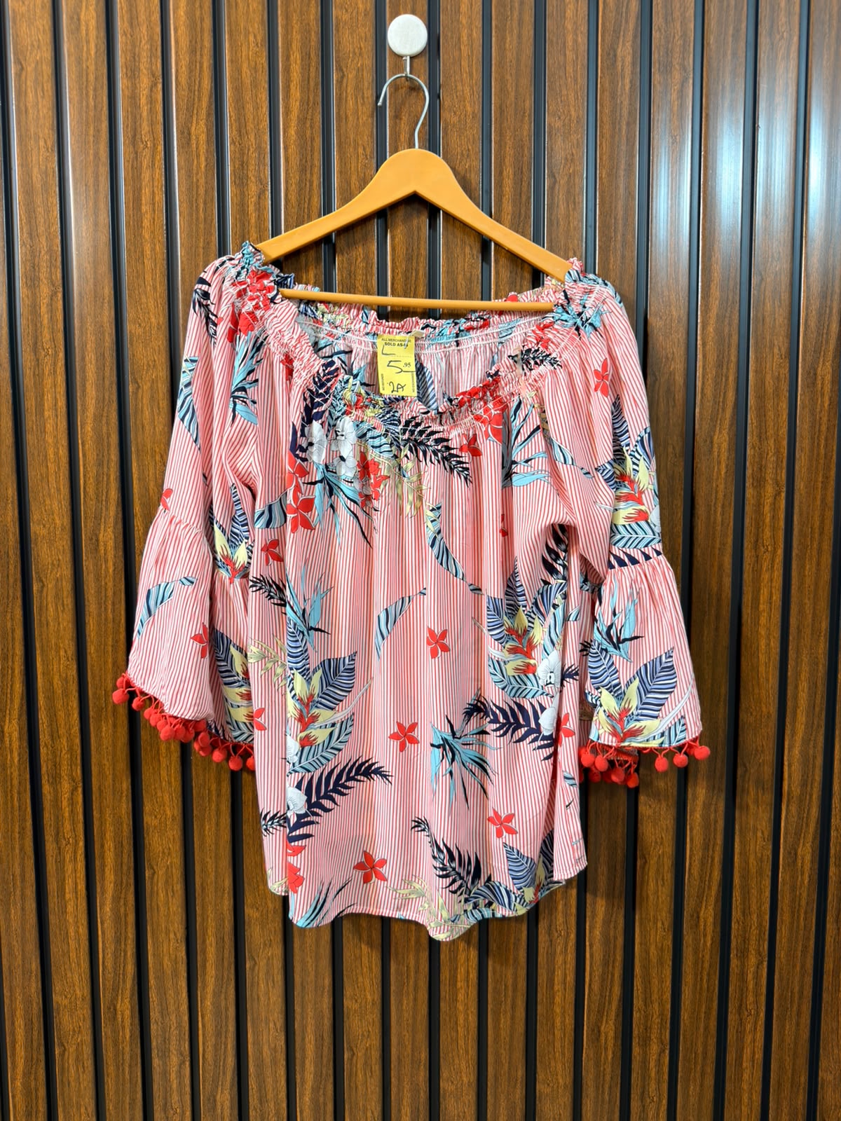 Chest 22  Length 26  Fabric Linen Branded Women's Top