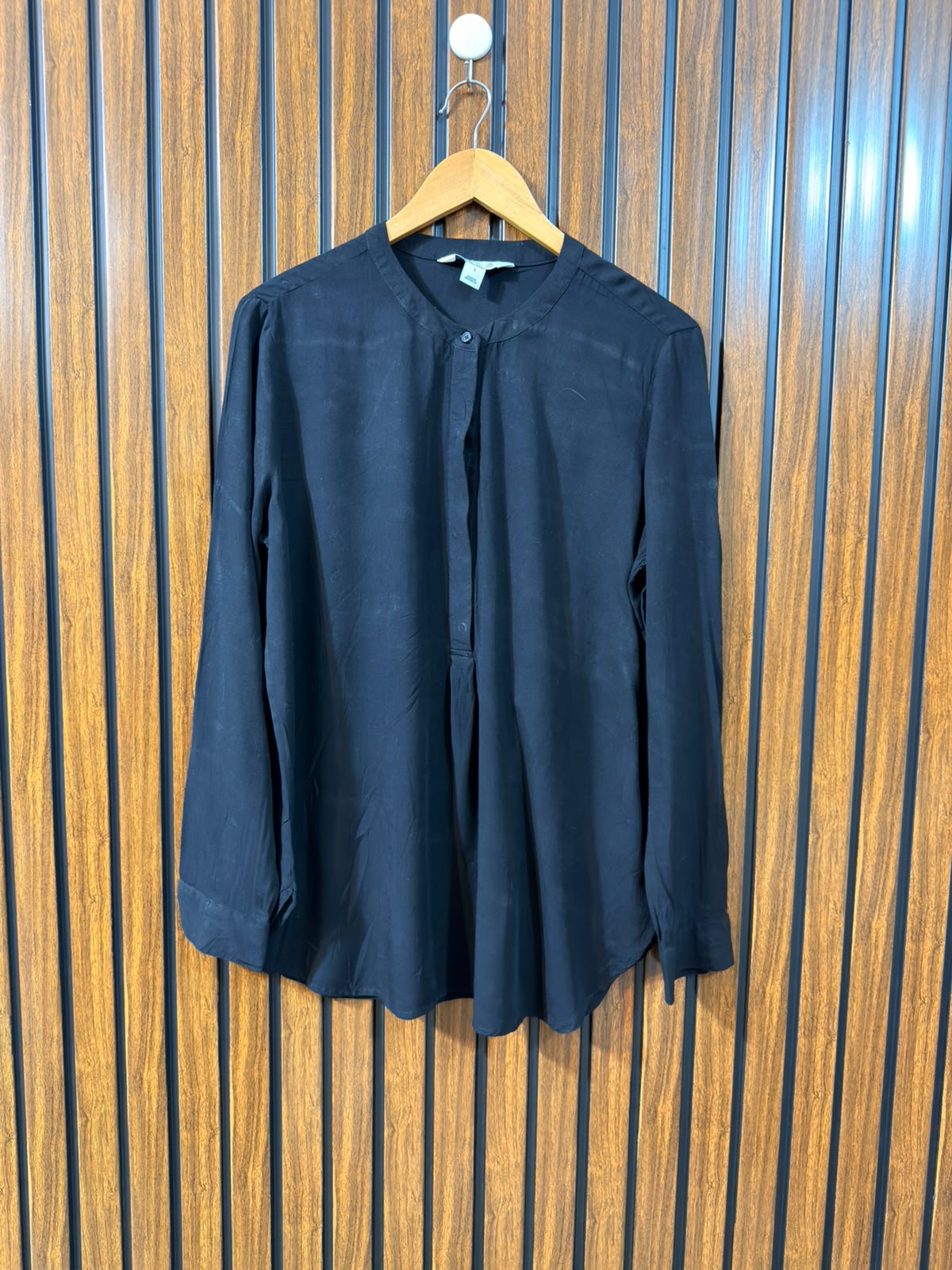 Chest 21  Length 28  Fabric Linen Women's Full Sleeve Top