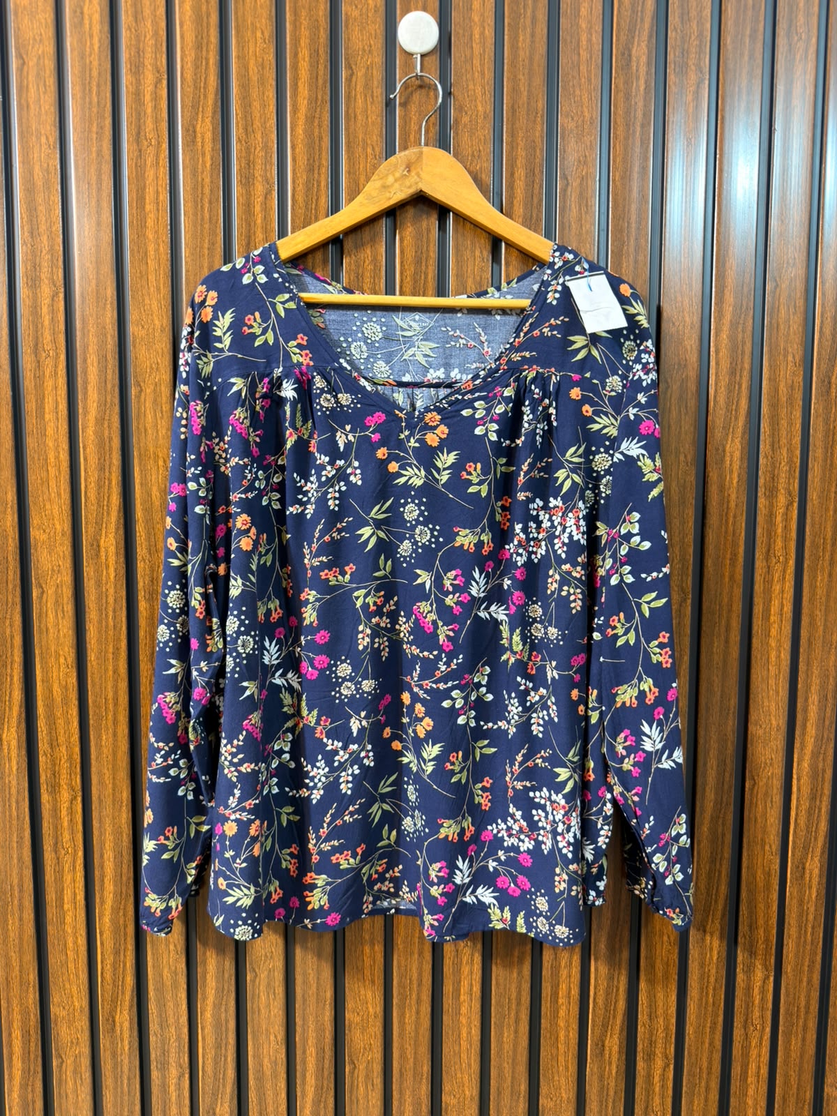 Chest 25  Length 26  Fabric Linen Women's Full Sleeve Western Top