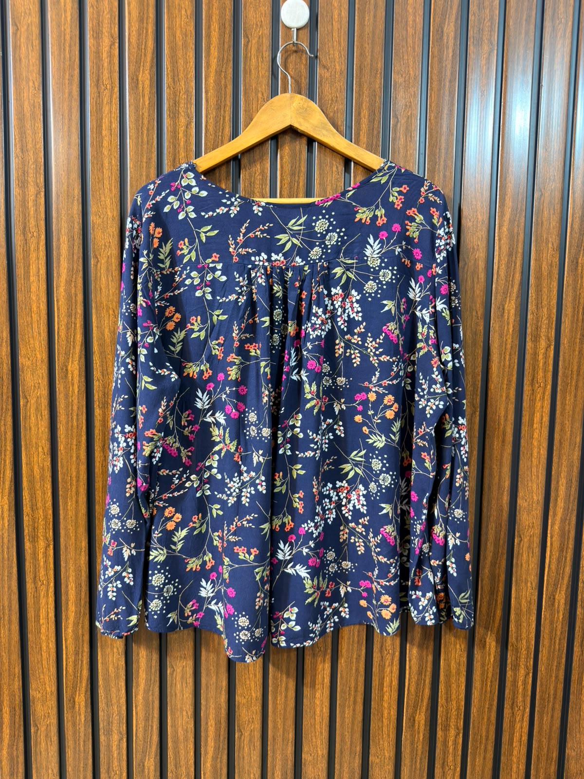 Chest 25  Length 26  Fabric Linen Women's Full Sleeve Western Top