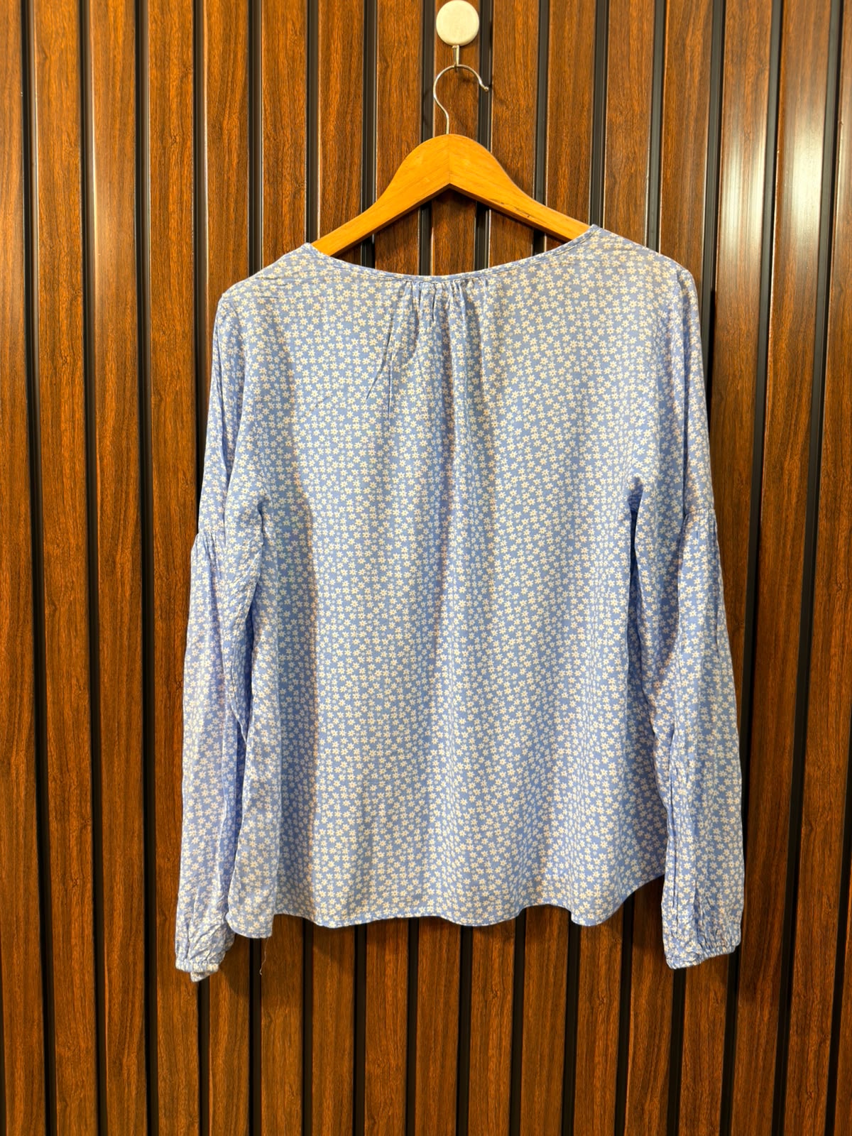 Chest 20  Length 24  Fabric Linen Women's Branded Full Sleeve Outfit
