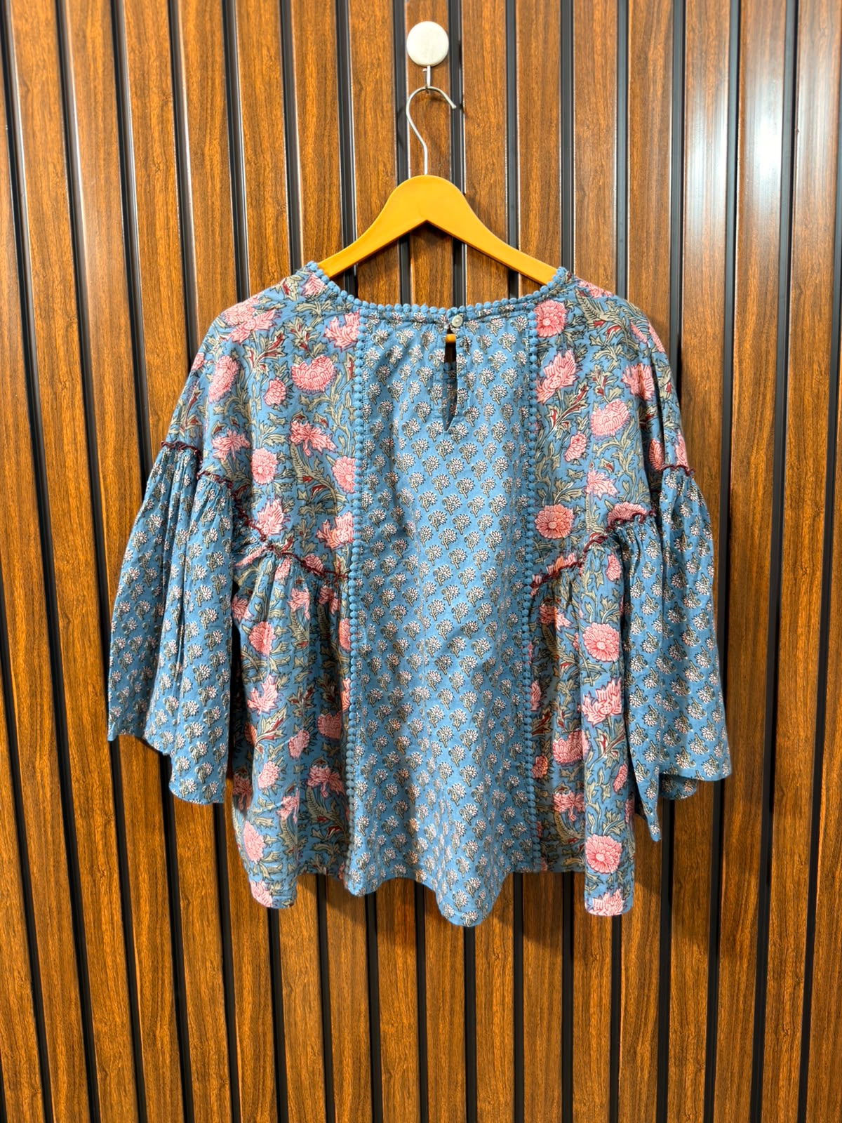 Chest 22  Length 22 To 23  Fabric Cotton Women's Full Sleeve Branded Wear