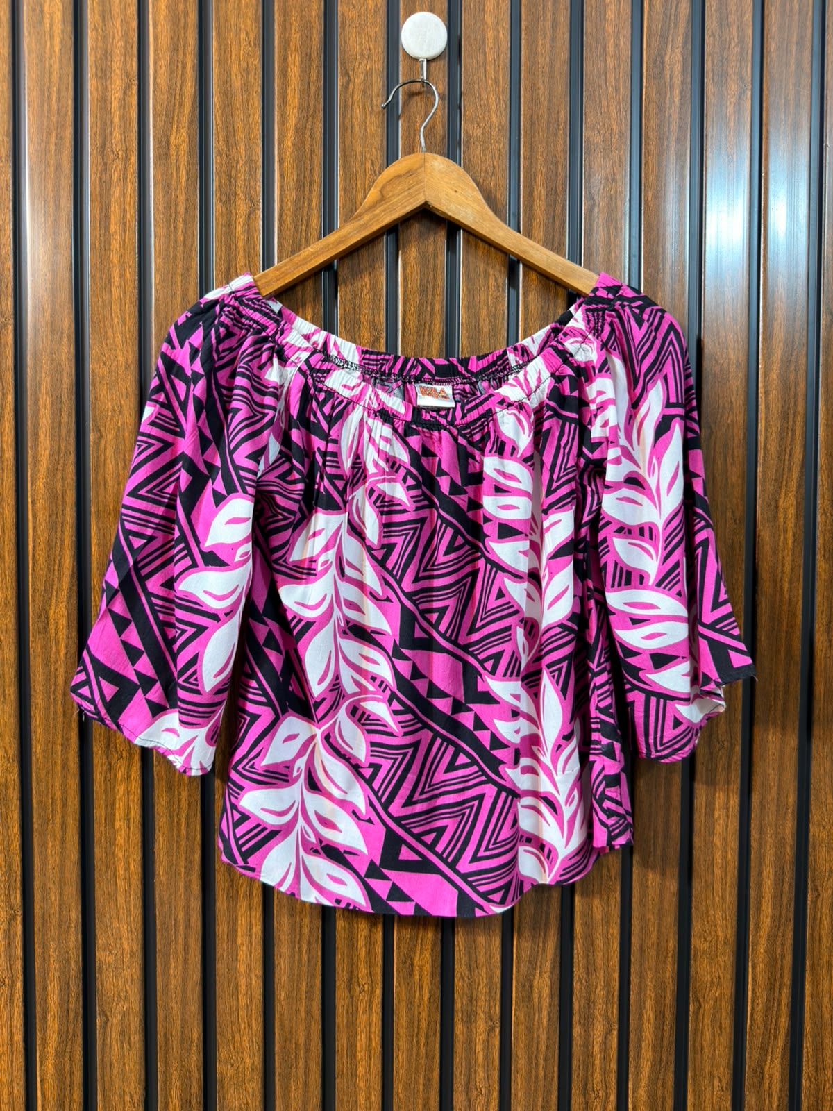 Chest 19  Length 17  Fabric Linen Branded Women's Full Sleeve Wear