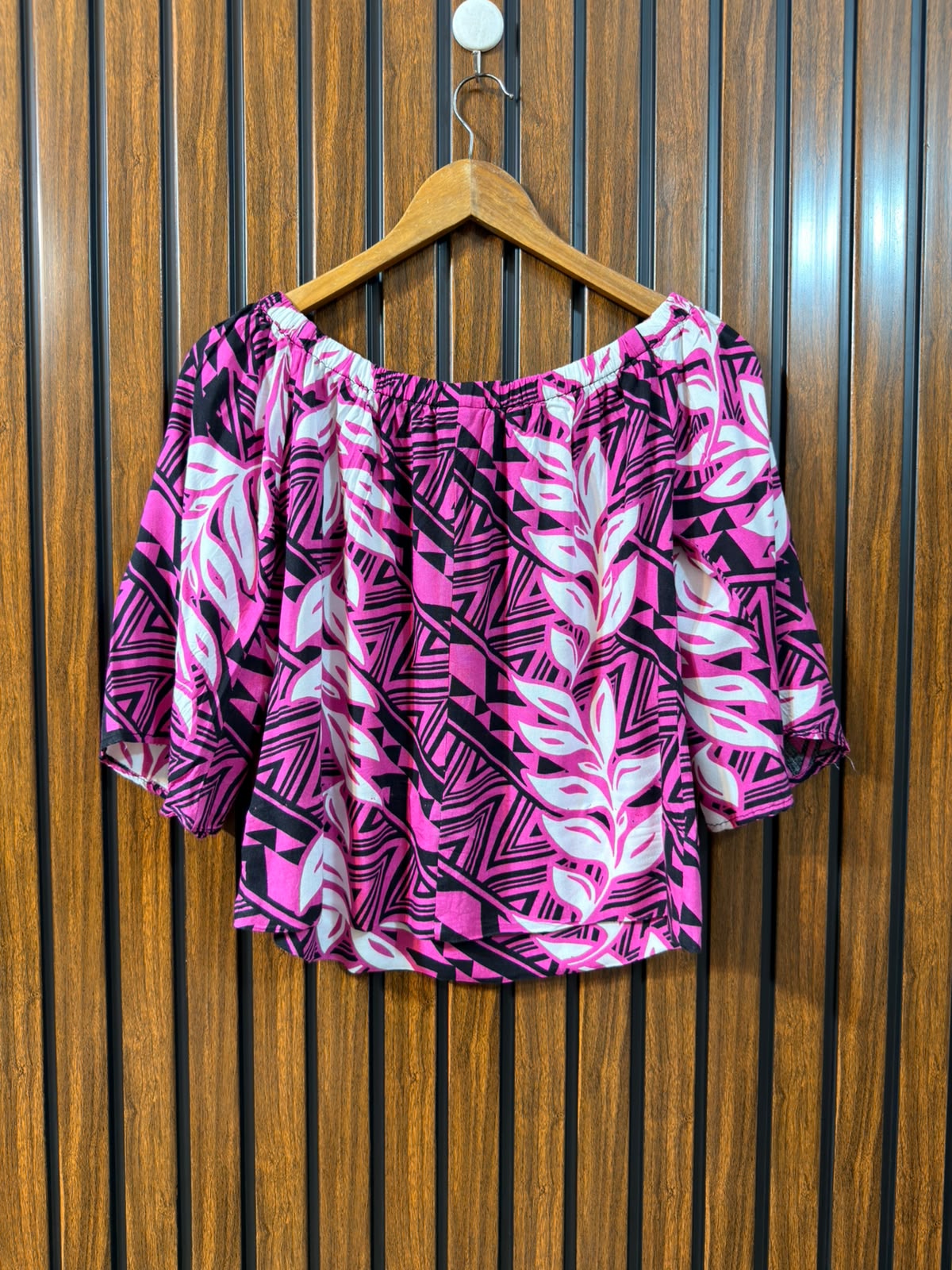Chest 19  Length 17  Fabric Linen Branded Women's Full Sleeve Wear