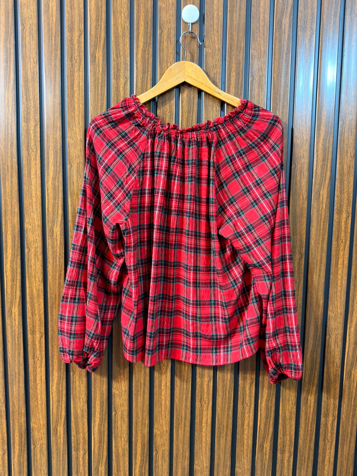 Chest 21  Length 22  Fabric Linen Branded Women's Casual Top