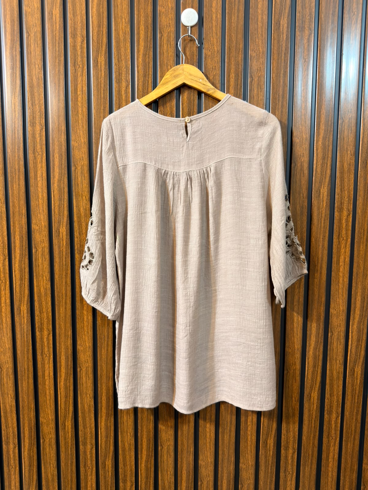 Chest 21  Length 28  Fabric Rayon Branded Women's Western Top
